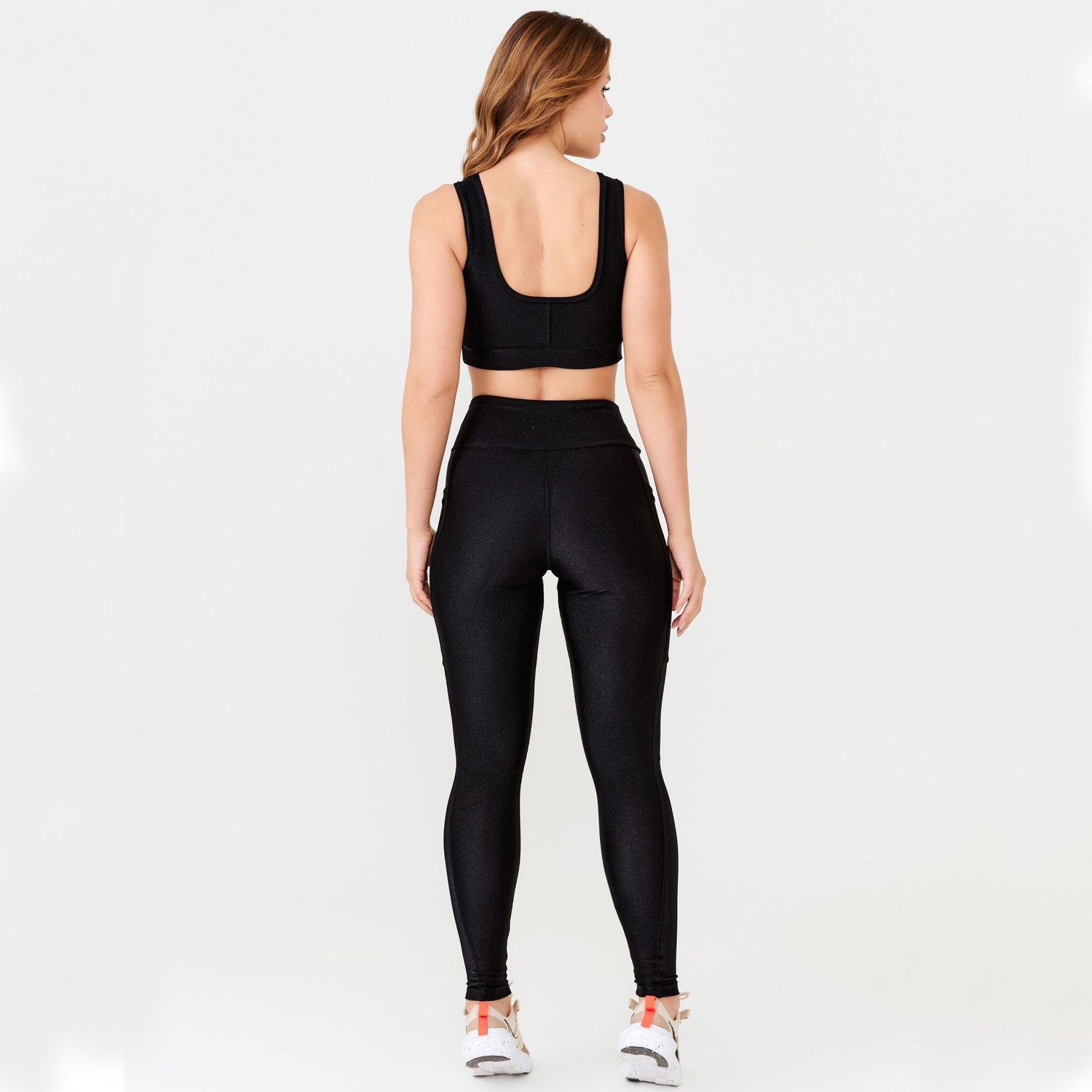 L1628_001_16-LEGGING-TRILOBAL-RIB-PRETA