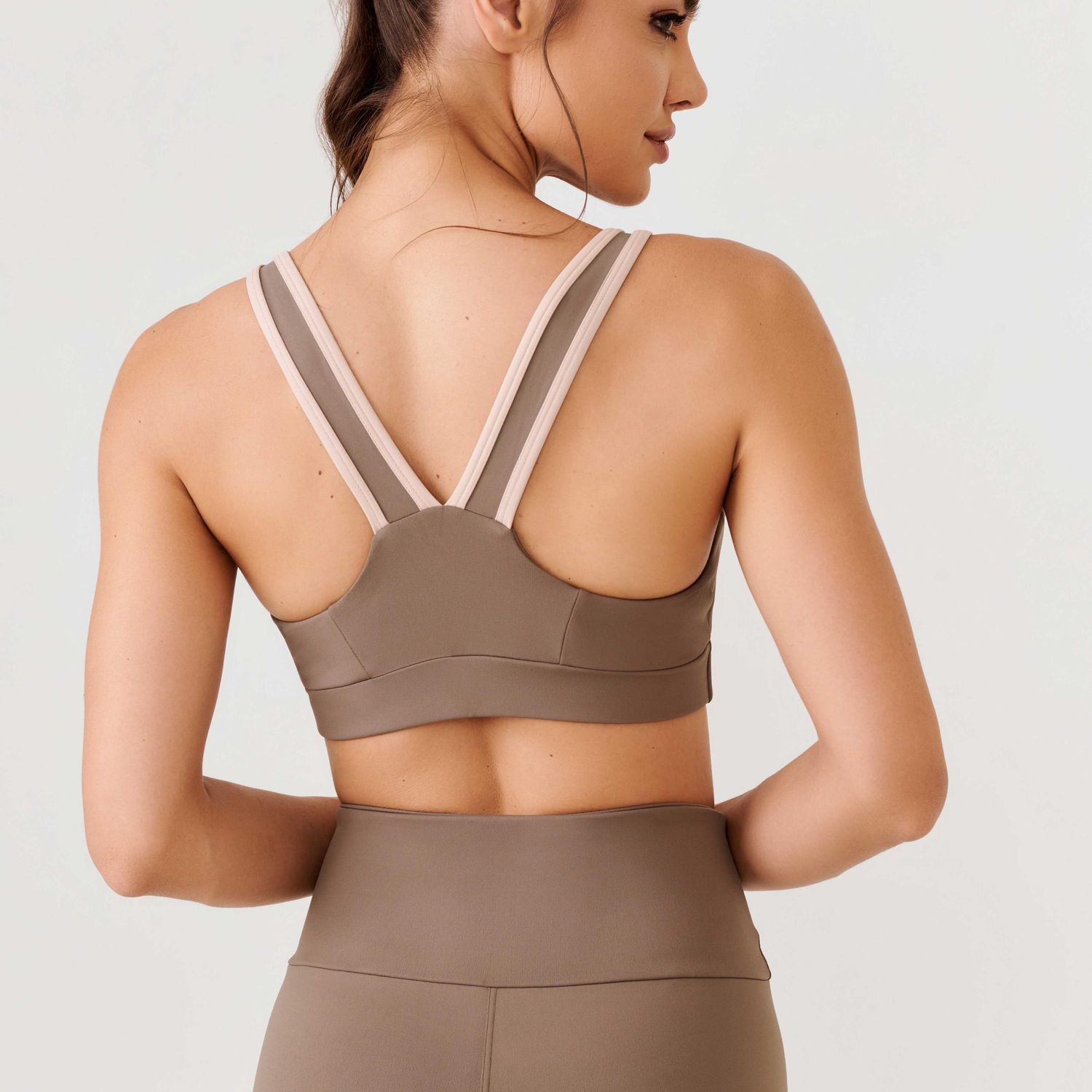 T1457_001_3-TOP-FASCINATING-CASTANHO