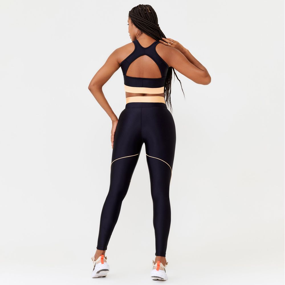 legging-prestige-preta-platinado-com-estampa-emborrachada-preto-p 9