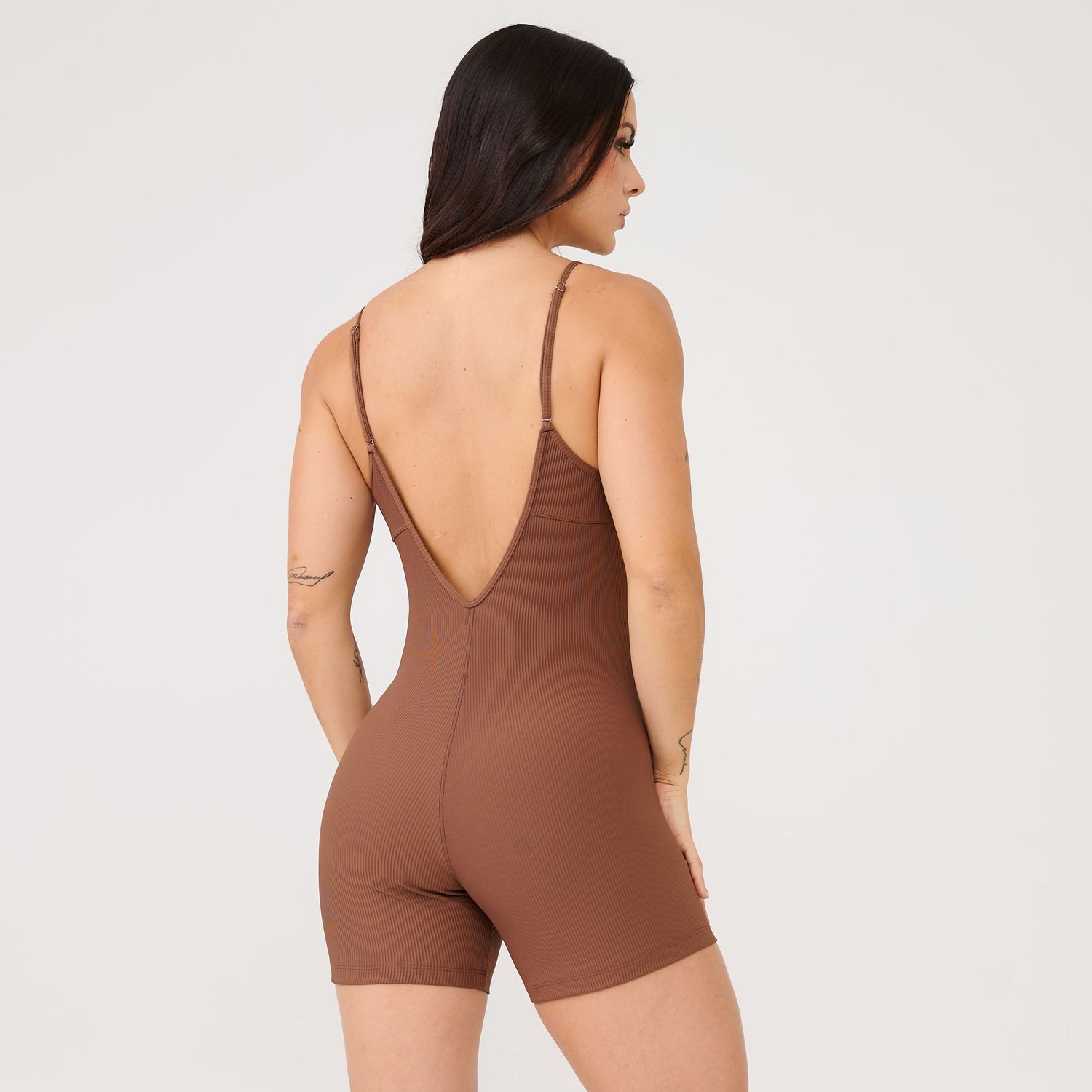 M0149_001_6-MACAQUINHO-CANELADO-PARIS-MARROM-WALRUS