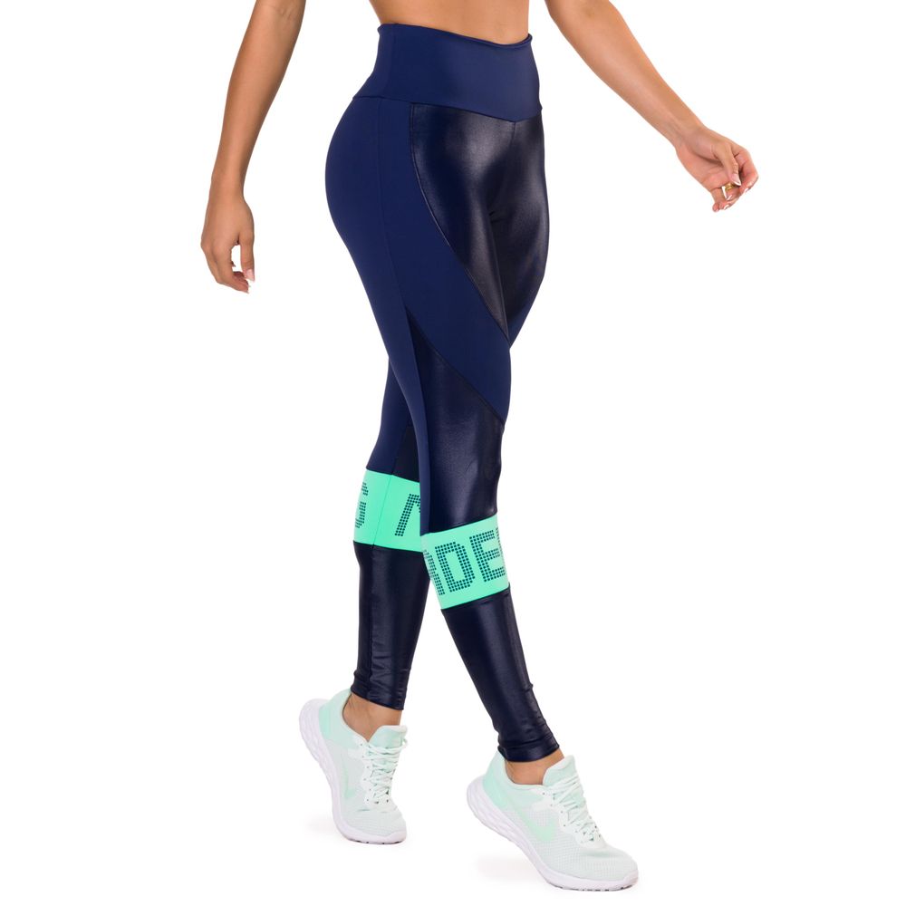 legging-moving-harder-marinho-poliamida-com-estampa-emborrachada-azul-p 4