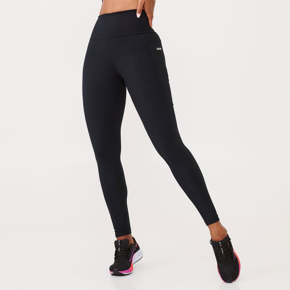 legging-essential-preta-poliamida-com-bolso-preto-p 5