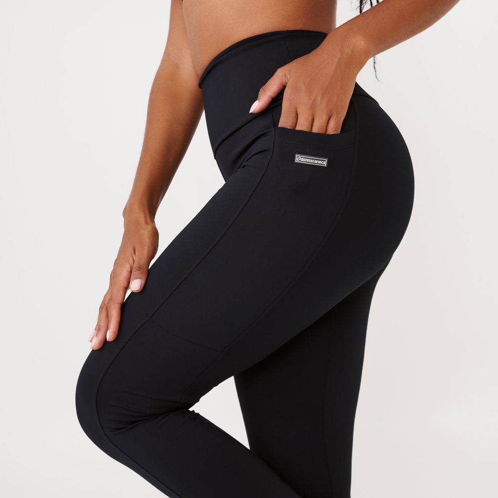 legging-essential-preta-poliamida-com-bolso-preto-p 9