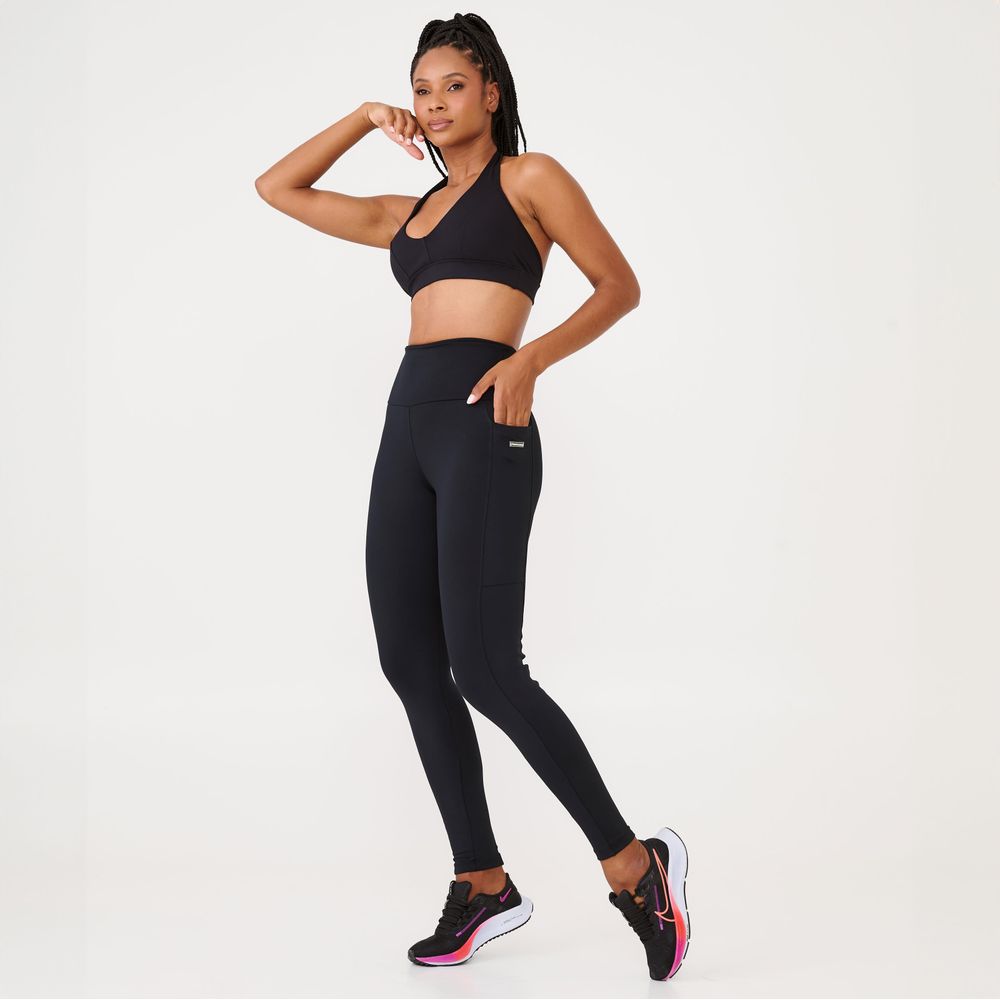 legging-essential-preta-poliamida-com-bolso-preto-p 11