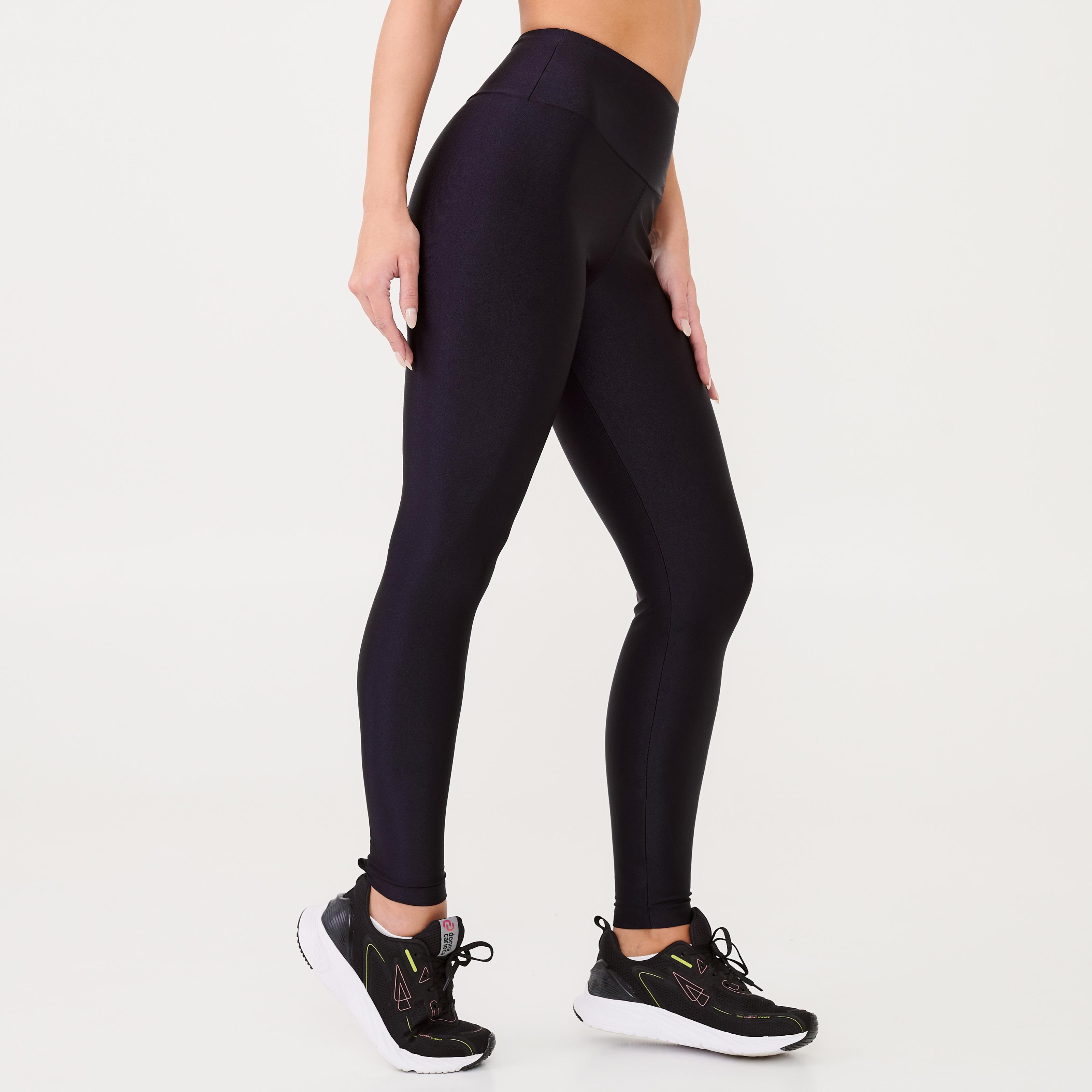 L1394_001_1-LEGGING-BASICS-PRETA-EM-TECIDO-PLATINADO