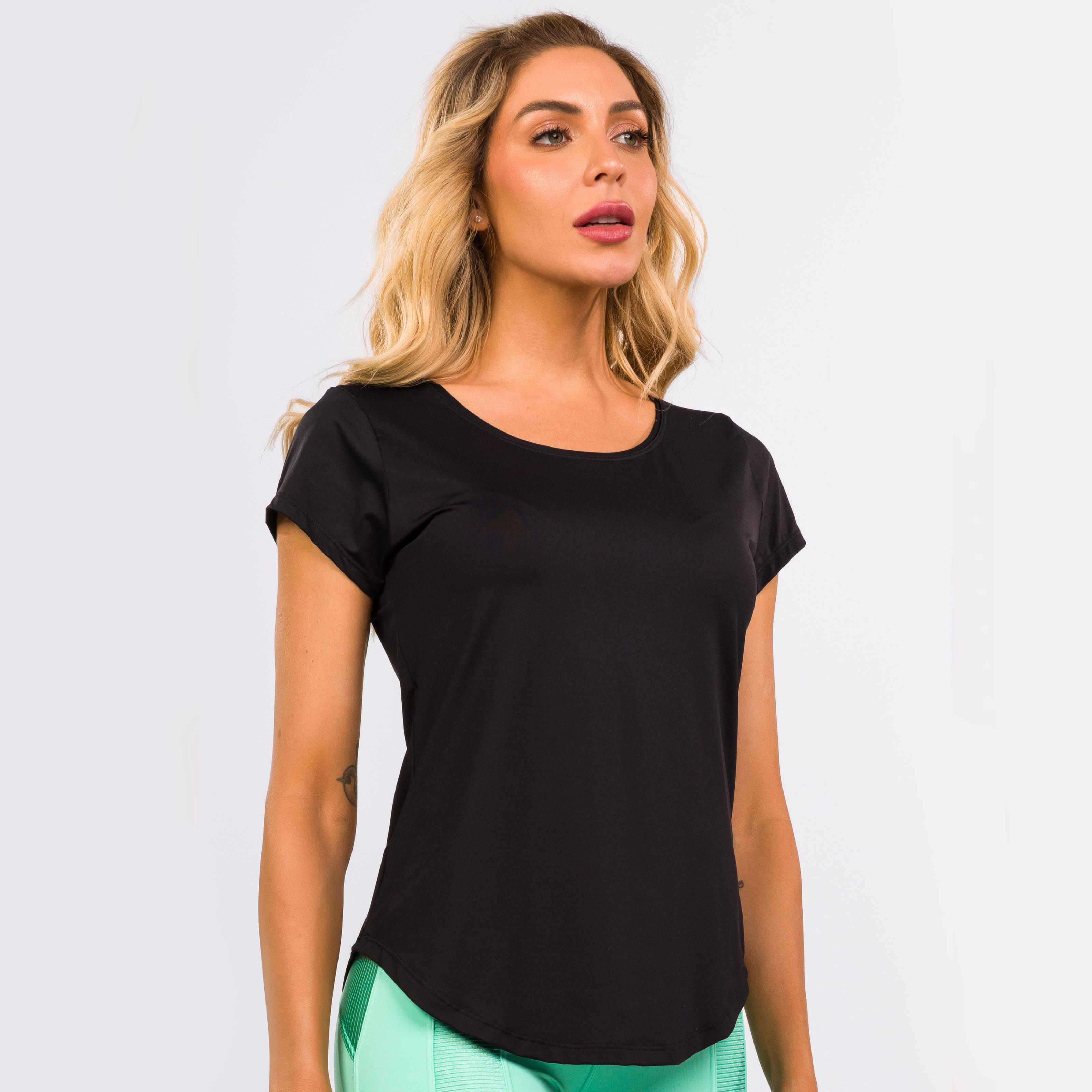 R0942_001_99-CAMISETA-ESSENTIALS-PRETA