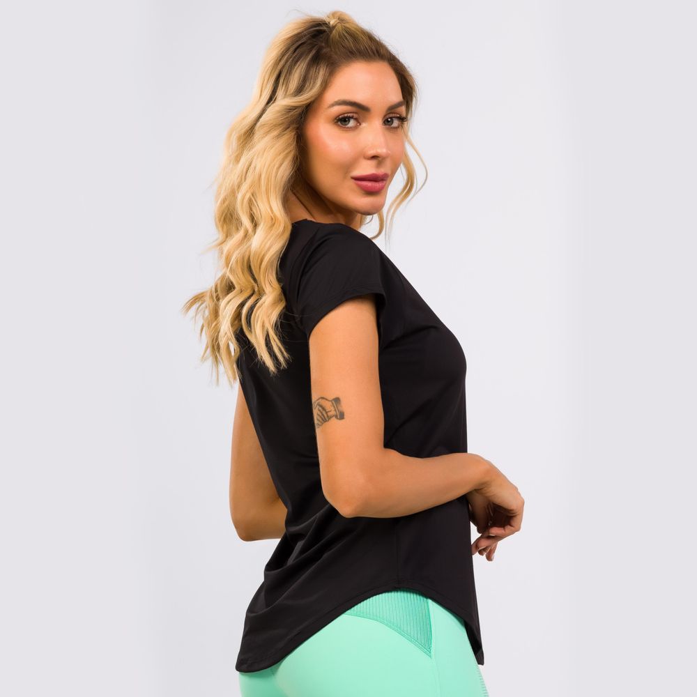 camiseta-essentials-preta-tecido-geladinho-preto-p 3
