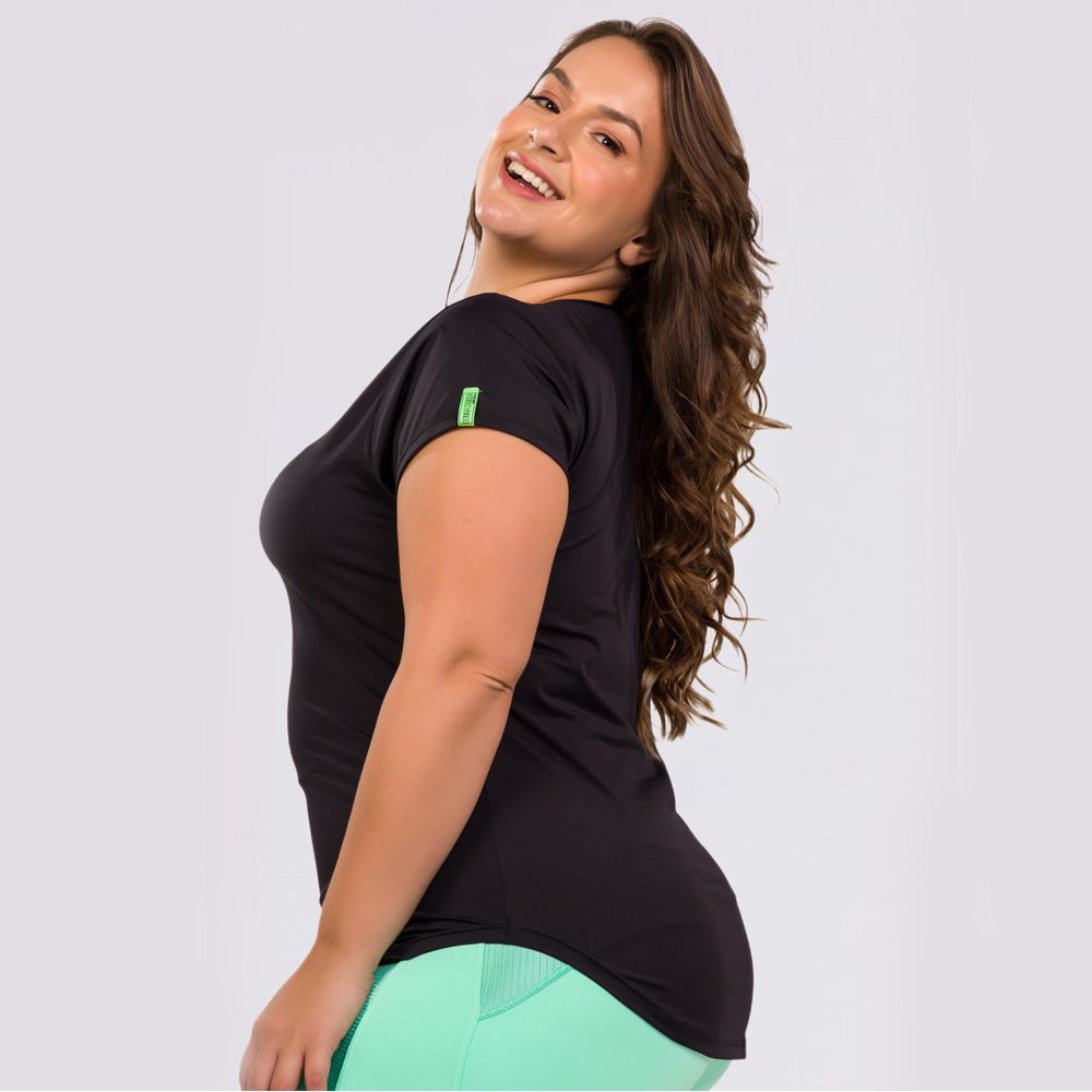camiseta-essentials-preta-tecido-geladinho-preto-p 7