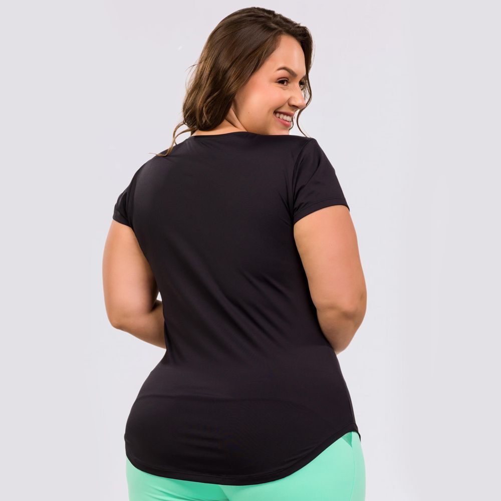 camiseta-essentials-preta-tecido-geladinho-preto-p 8
