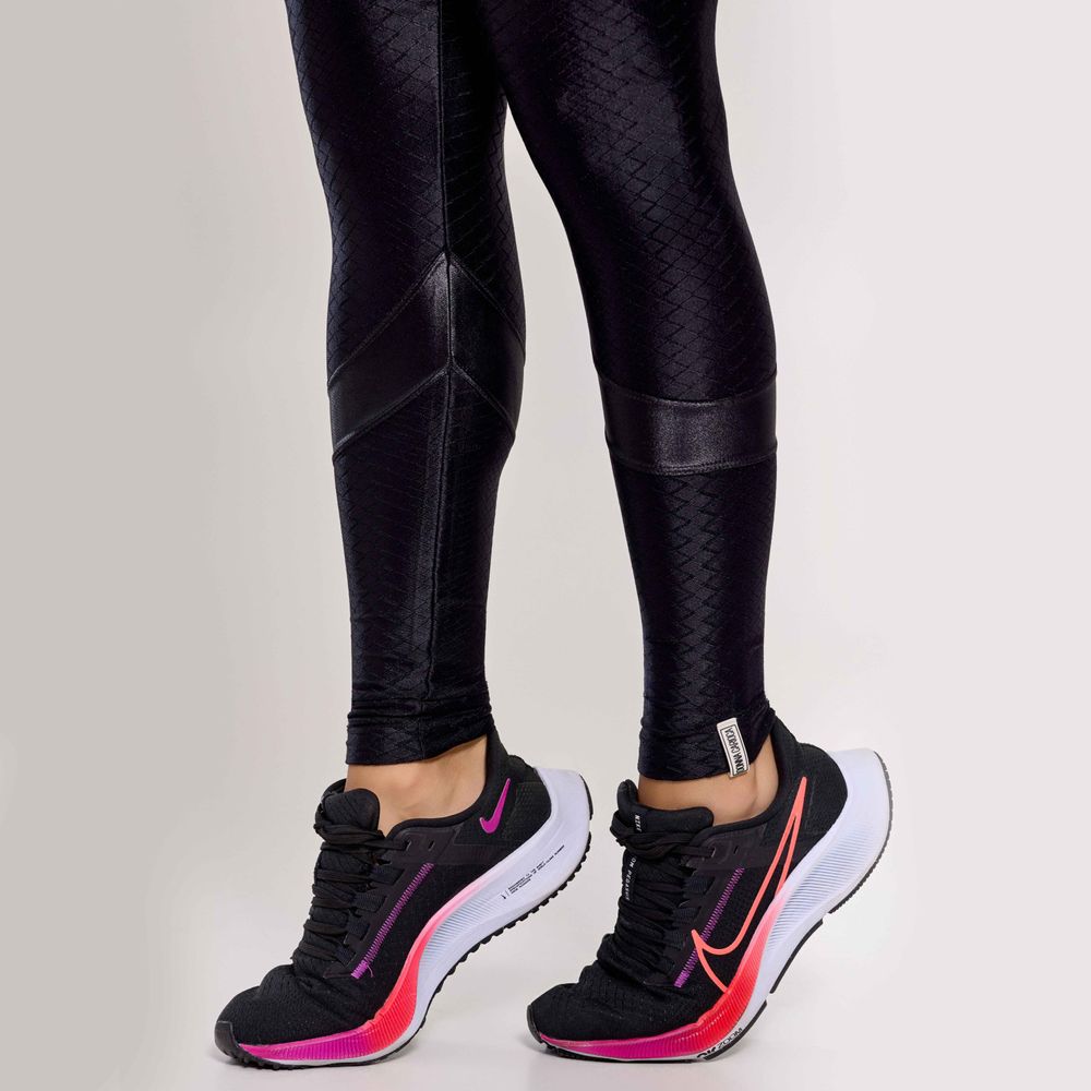 legging-millennium-preta-texturizado-e-cirre-preto-p 4