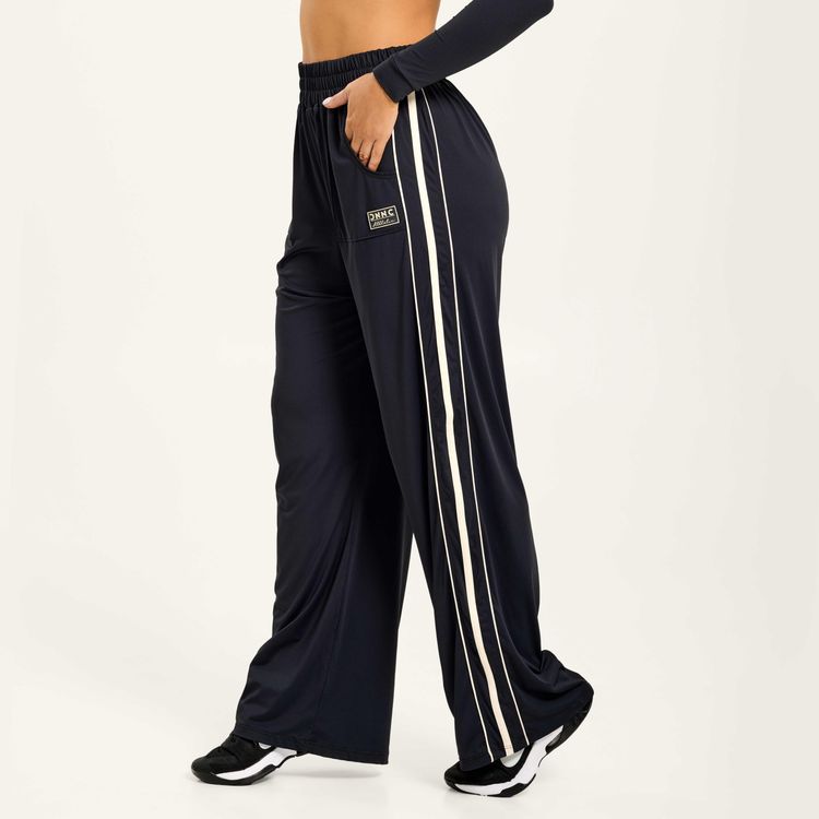 calca-style-soltinha-preta-poliamida-soft-principal