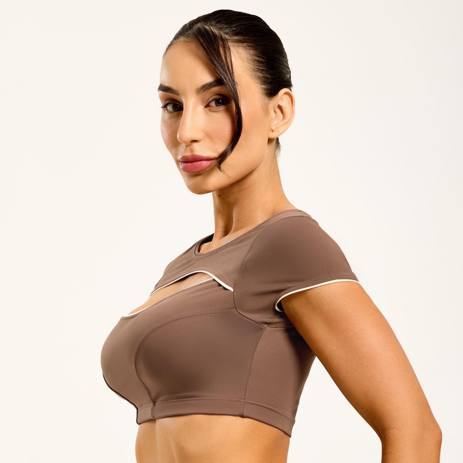 T1750_001_3-TOP-LADDER-CAPUCINE