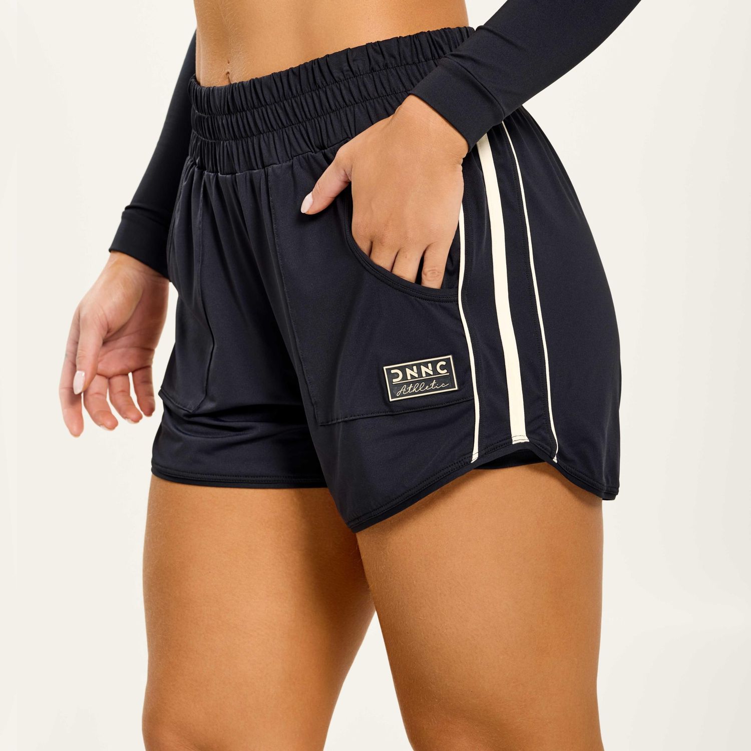 SS1119_001_2-SHORT-STYLE-SOLTINHO-PRETO