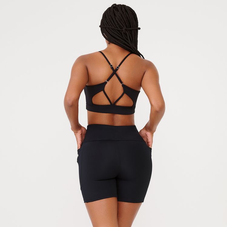 conjunto-short-essential-preto-poliamida-com-bolso-hover