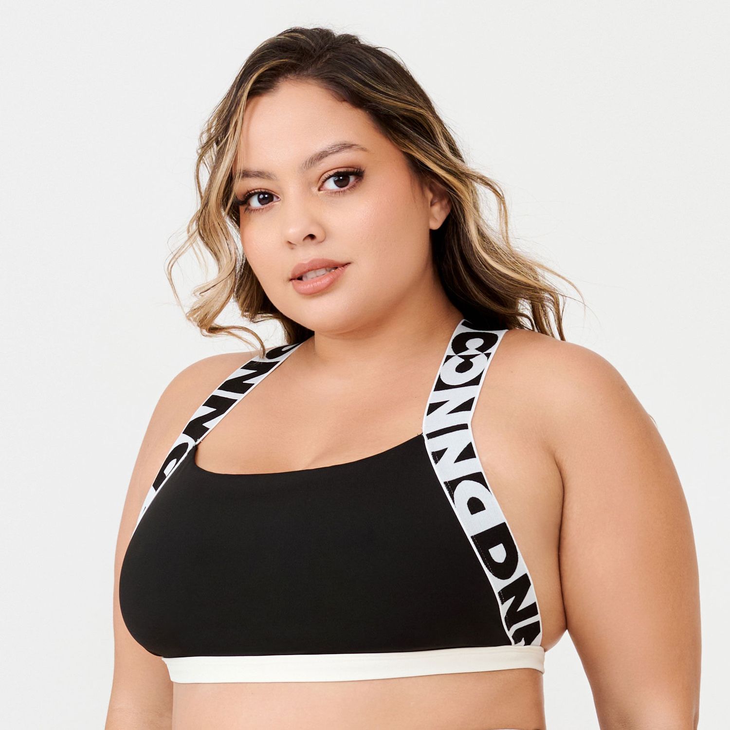 T1591_001_6-TOP-MOVEMENT-PRETO