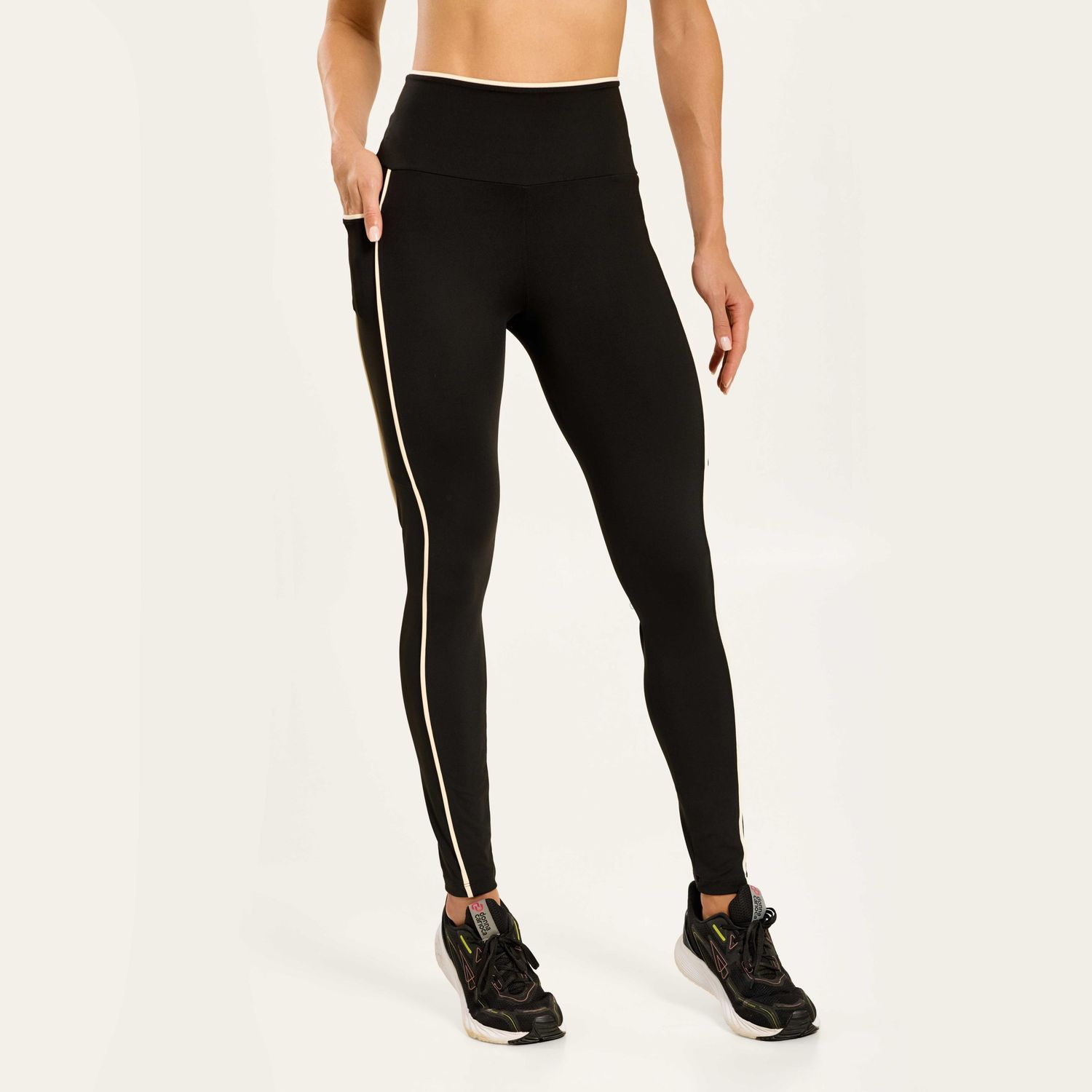 L1751_001_3-LEGGING-LADDER-PRETO