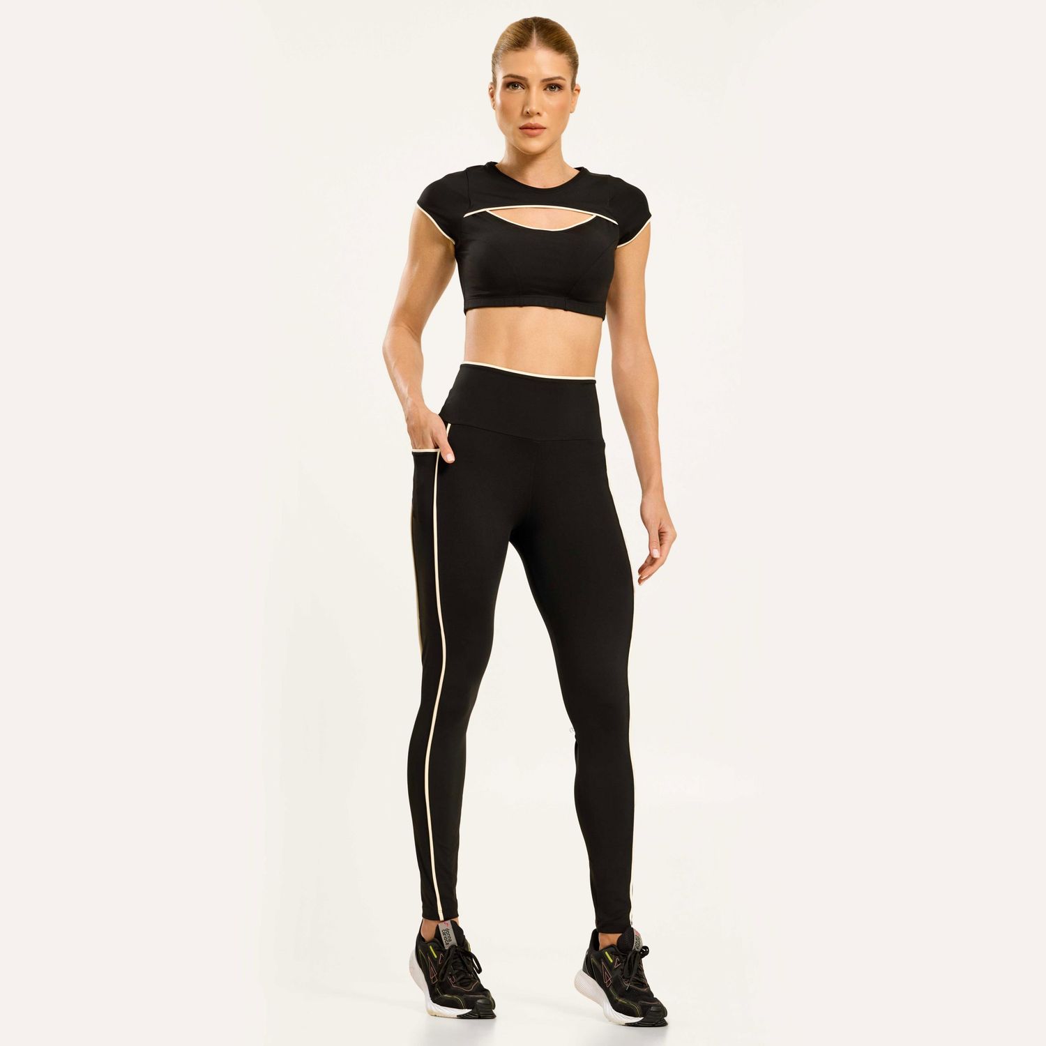 L1751_001_4-LEGGING-LADDER-PRETO