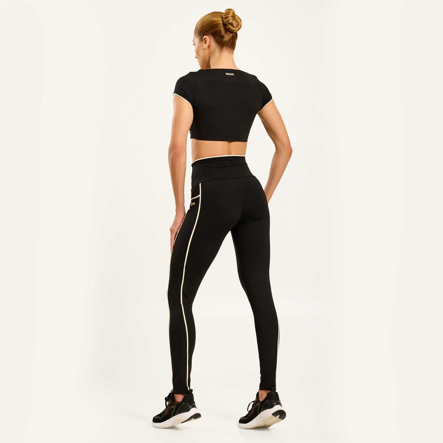 L1751_001_5-LEGGING-LADDER-PRETO