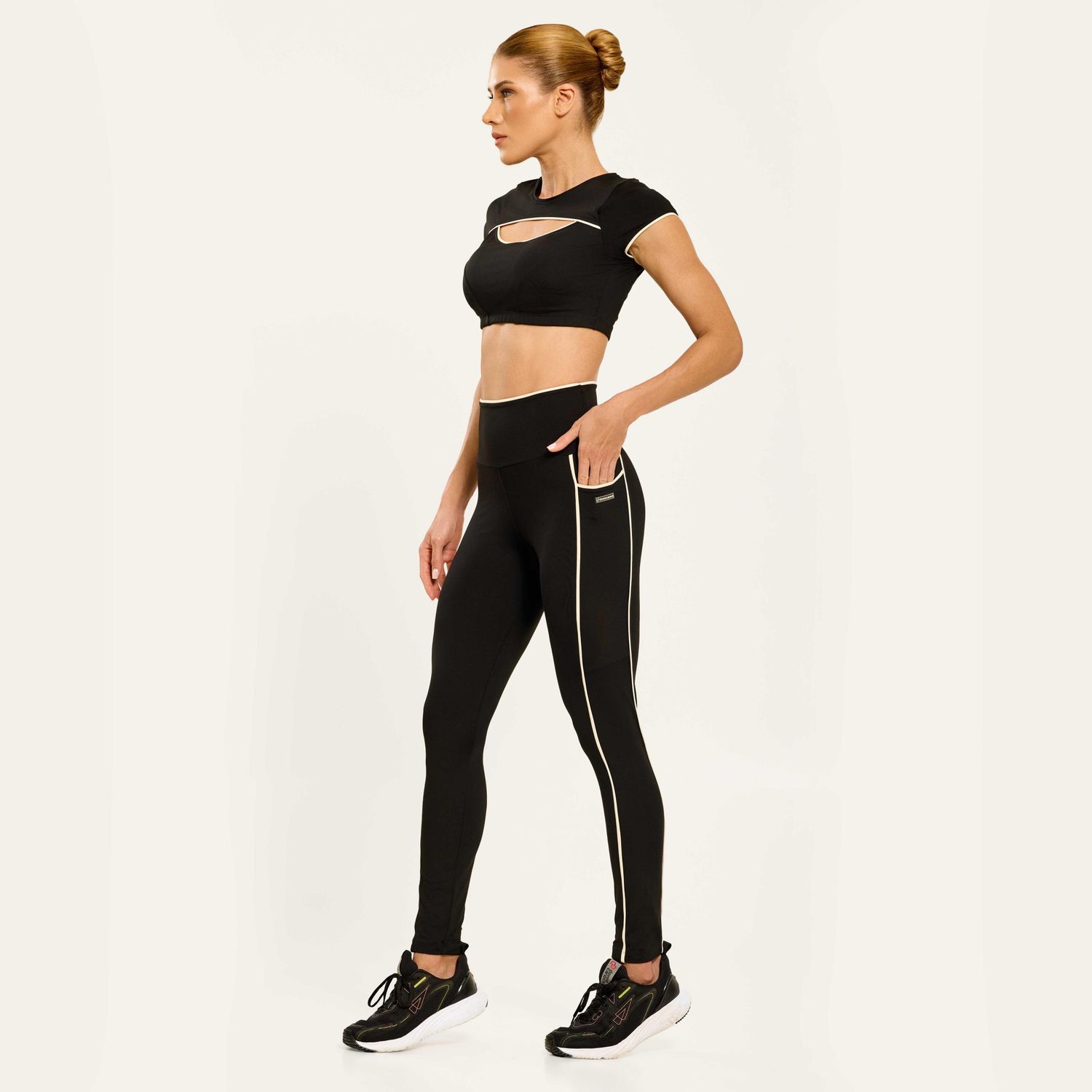 L1751_001_6-LEGGING-LADDER-PRETO