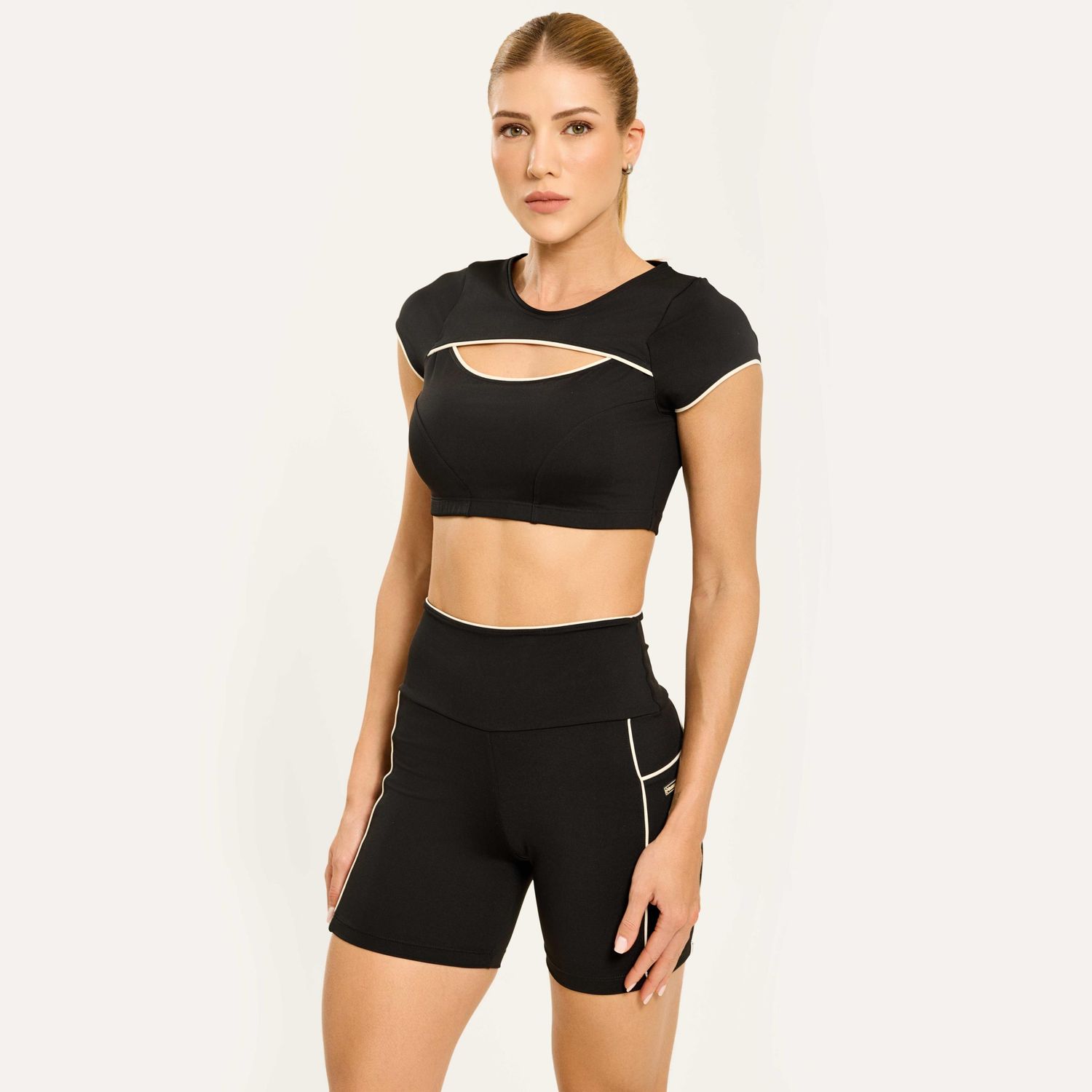 SS1102_001_3-SHORT-LADDER-PRETO