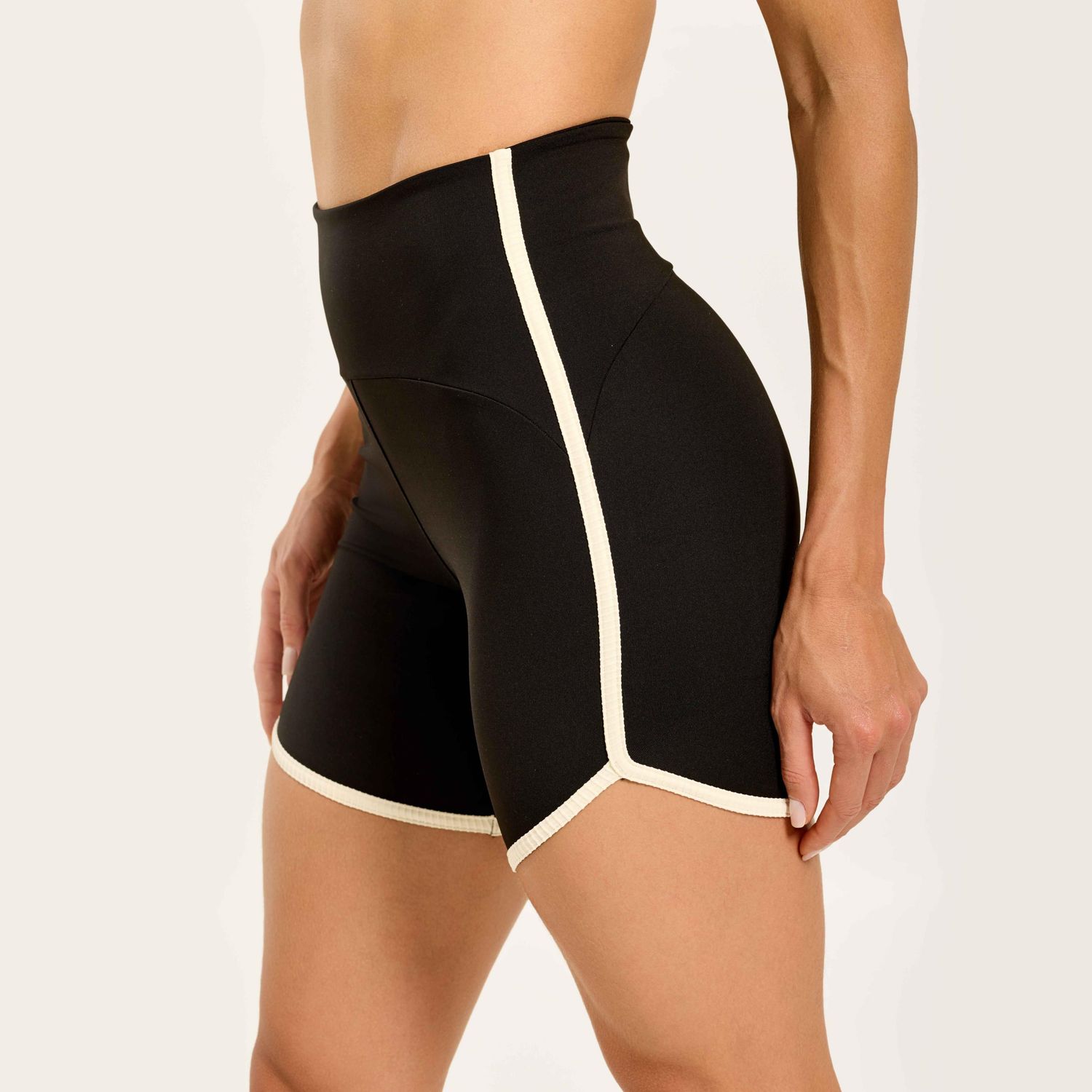 SS1129_001_3-SHORT-IMPRESSION-PRETO