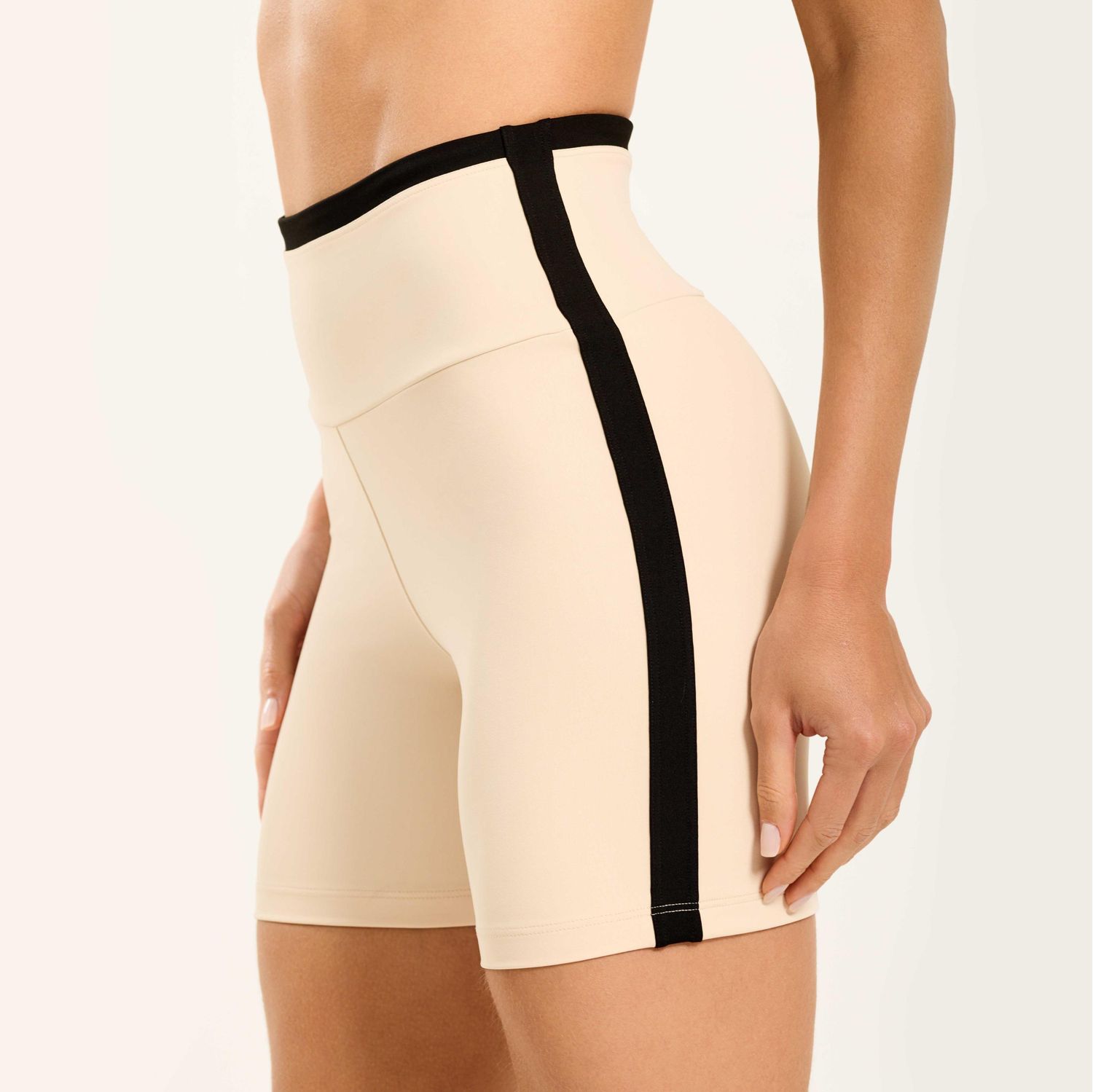 SS1096_001_3-SHORT-COSMO-BEGE-SOFT-BEIGE