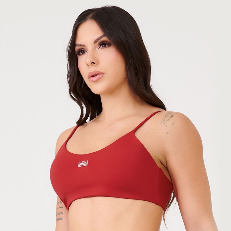 top-basico-maca-vermelha-poliamida-com-bojo-e-regulador-vermelho-p 4