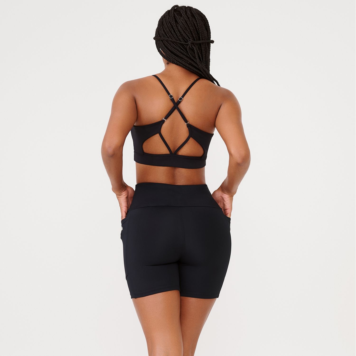 SS0839_001_2-SHORT-ESSENTIAL-PRETO-EM-SUPLEX-POLIAMID