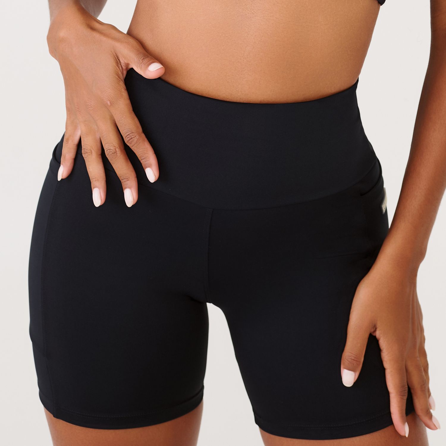 SS0839_001_4-SHORT-ESSENTIAL-PRETO-EM-SUPLEX-POLIAMID