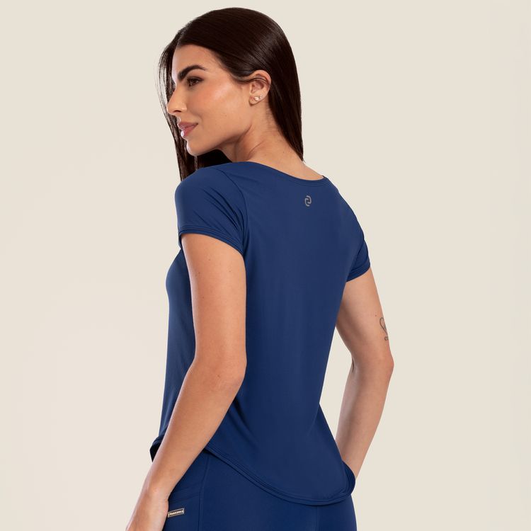 camiseta-basica-azul-danubio-microfibra-hover