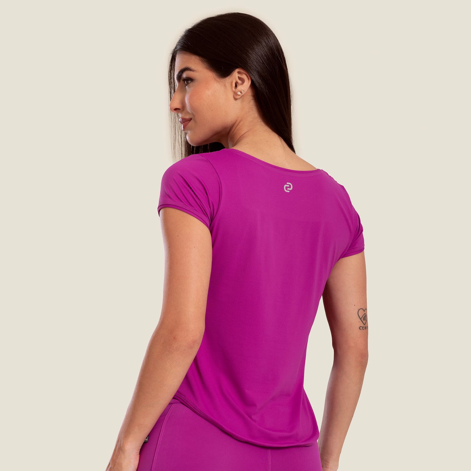 R1073_015_2-CAMISETA-BASICA-EM-MICROFIBRA