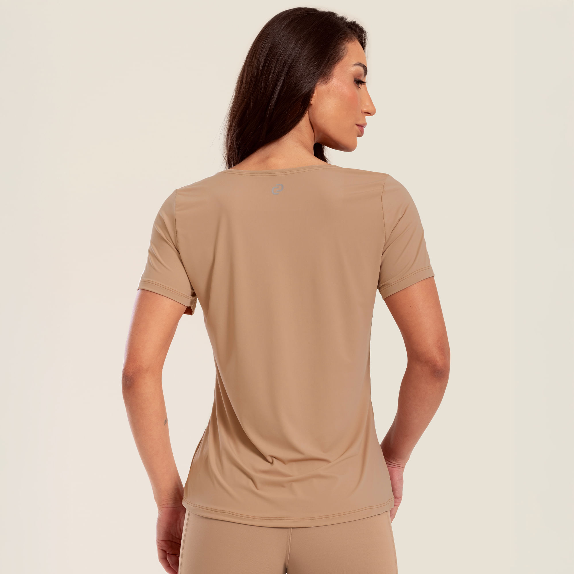 camiseta-basica-ganache-microfibra-hover