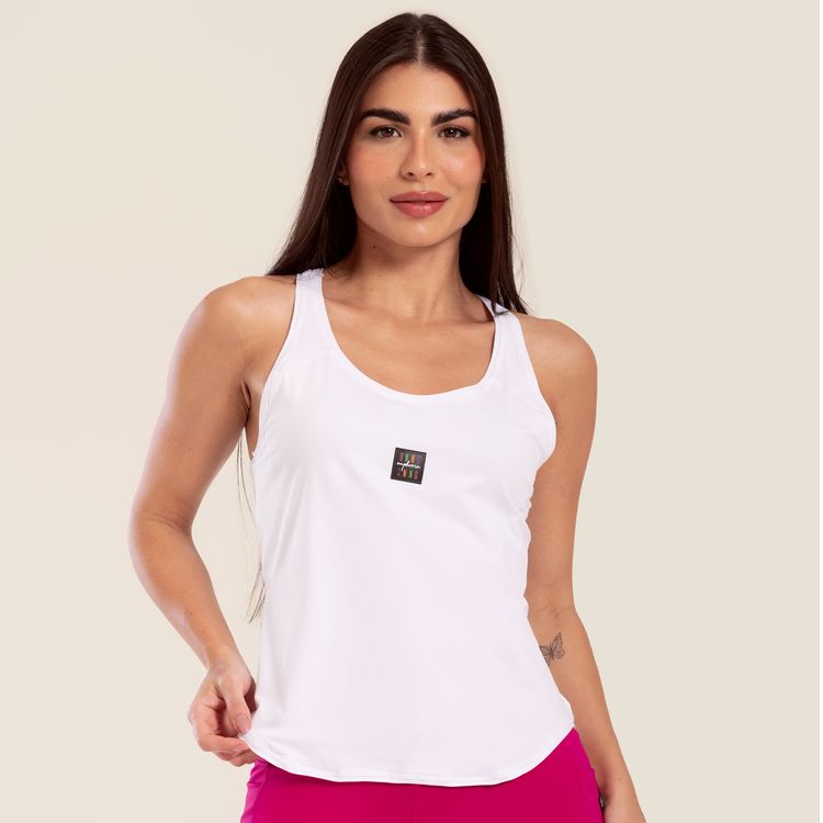 regata-basica-branca-em-tecido-geladinho-principal