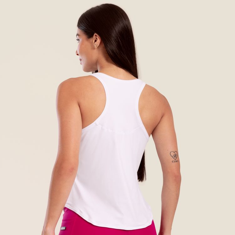 regata-basica-branca-em-tecido-geladinho-hover