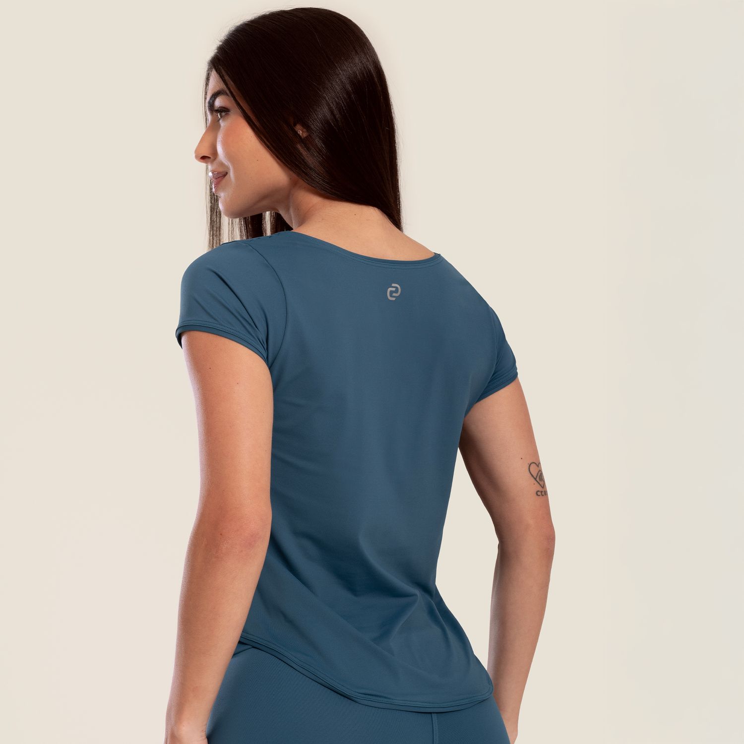 R1073_016_2-CAMISETA-BASICA-EM-MICROFIBRA