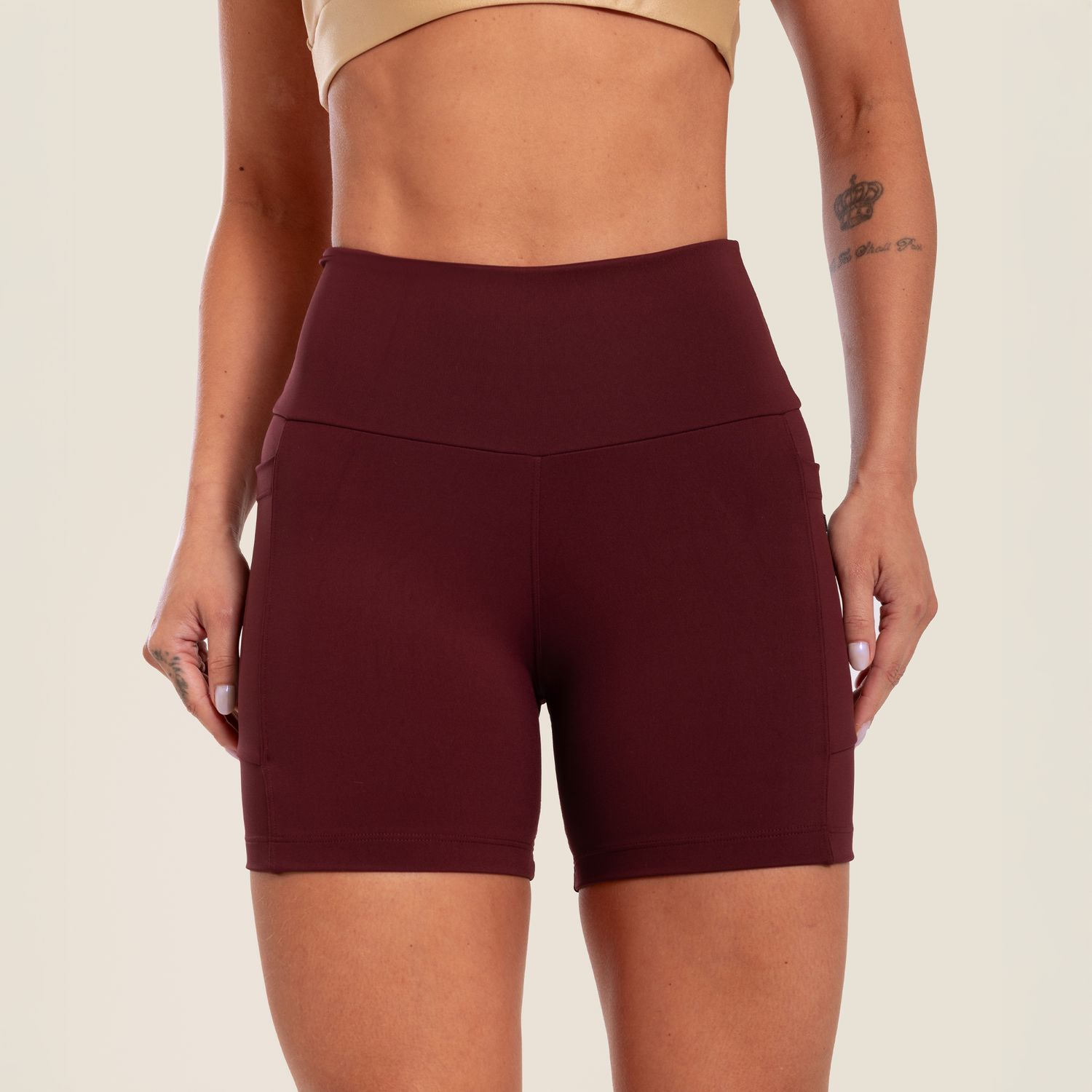 SS0748_001_3-SHORT-ESSENTIAL-VINHO-VALENTINO-EM-SUPLE