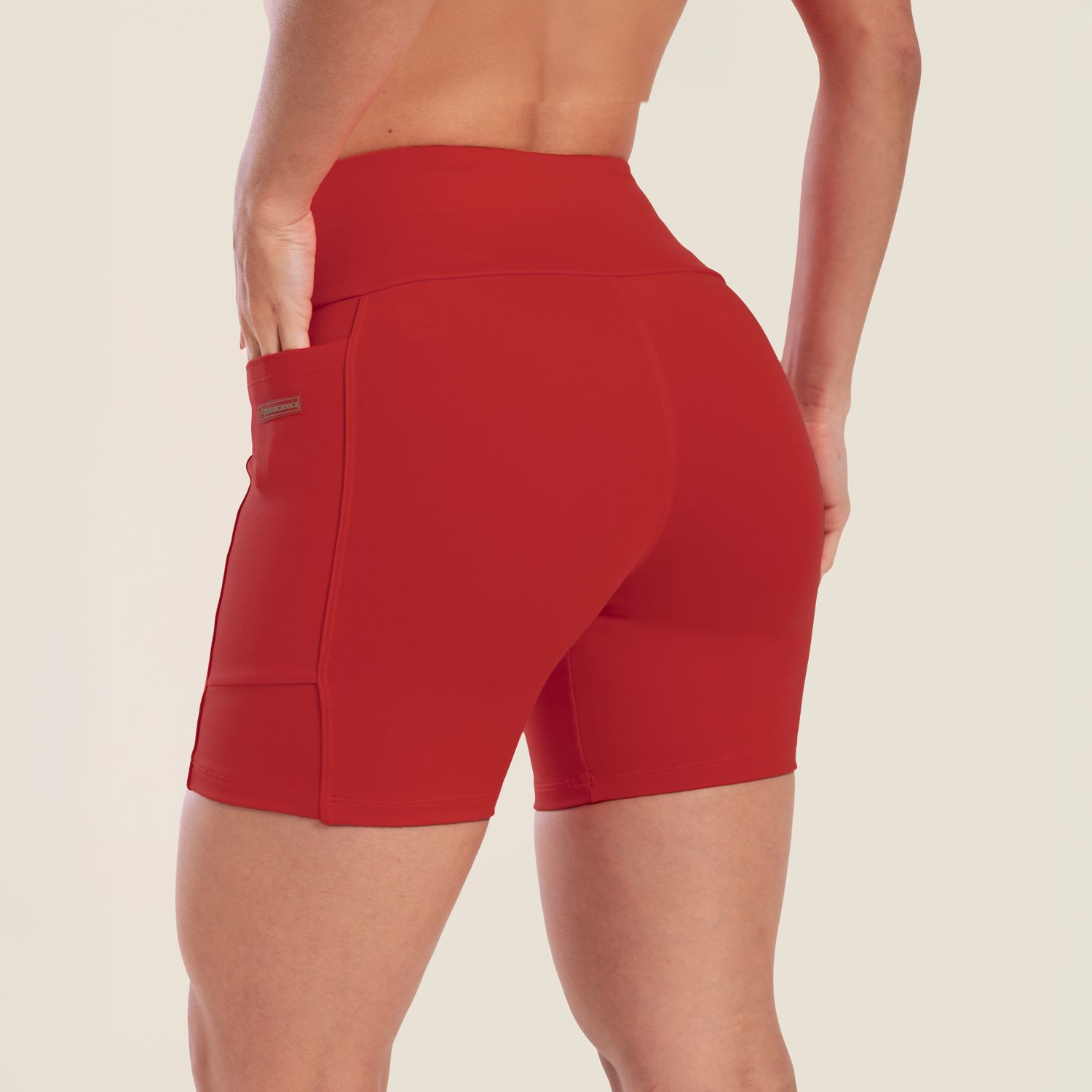 SS0828_001_2-SHORT-ESSENTIAL-VERMELHO-CHILLI