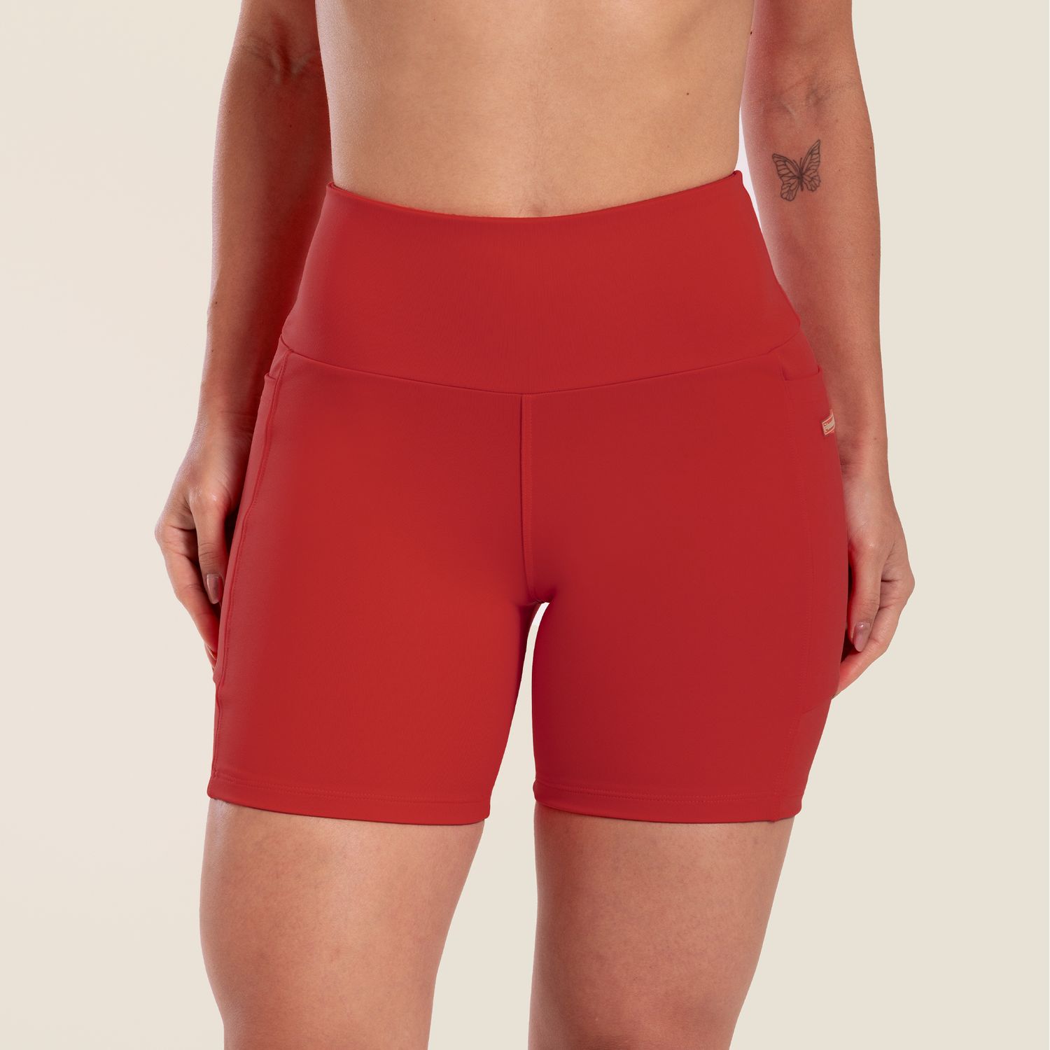 SS0828_001_3-SHORT-ESSENTIAL-VERMELHO-CHILLI