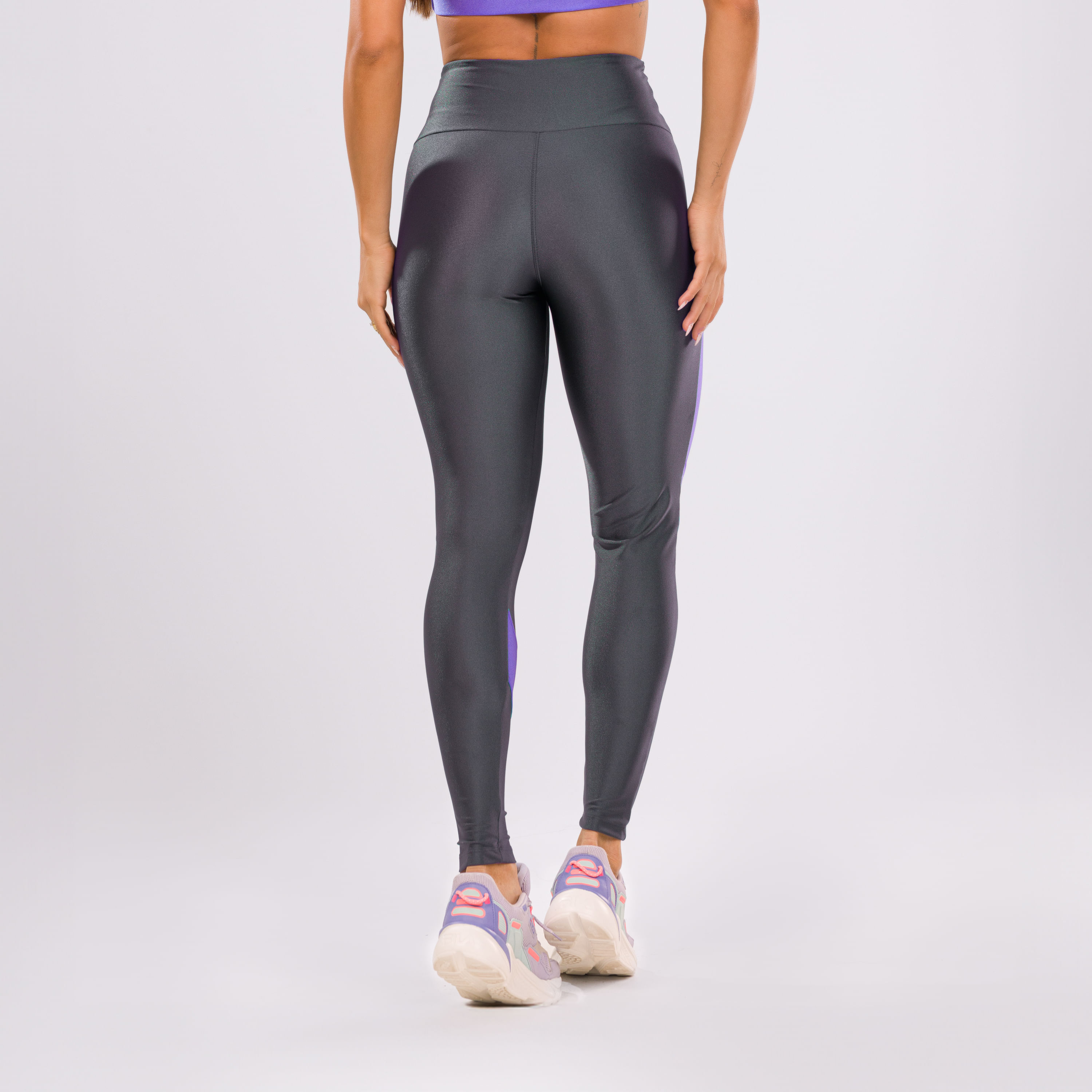 legging-dopamine-cinza-clip-platinado-com-estampa-emborrachada-hover