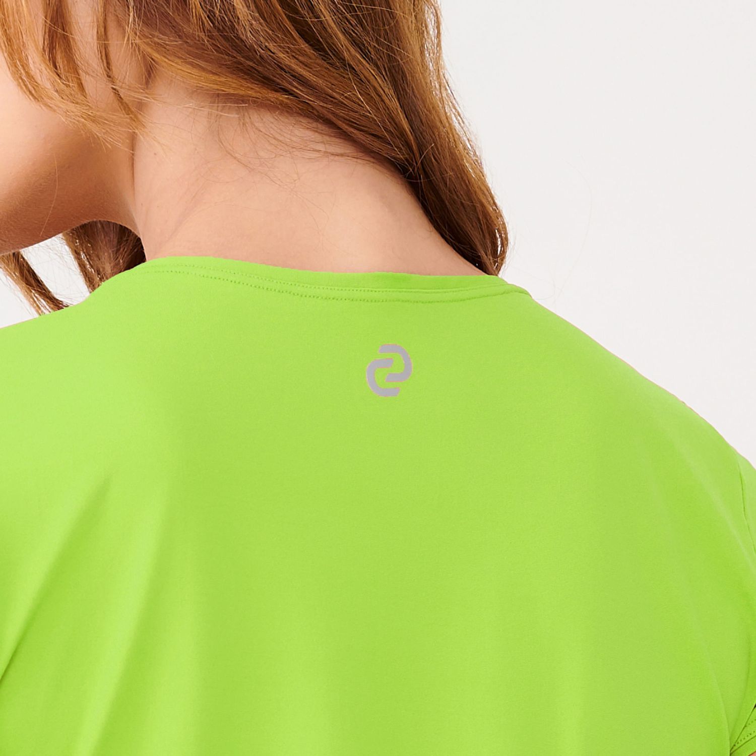 R0003_001_3-CAMISETA-BASICA-DE-MICROFIBRA-VERDE-JURE