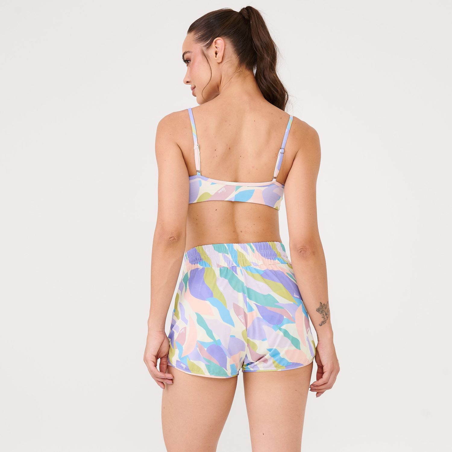 SS1069_001_2-SHORT-BOLSO-FRONTAL-ESTAMPA-DREAM