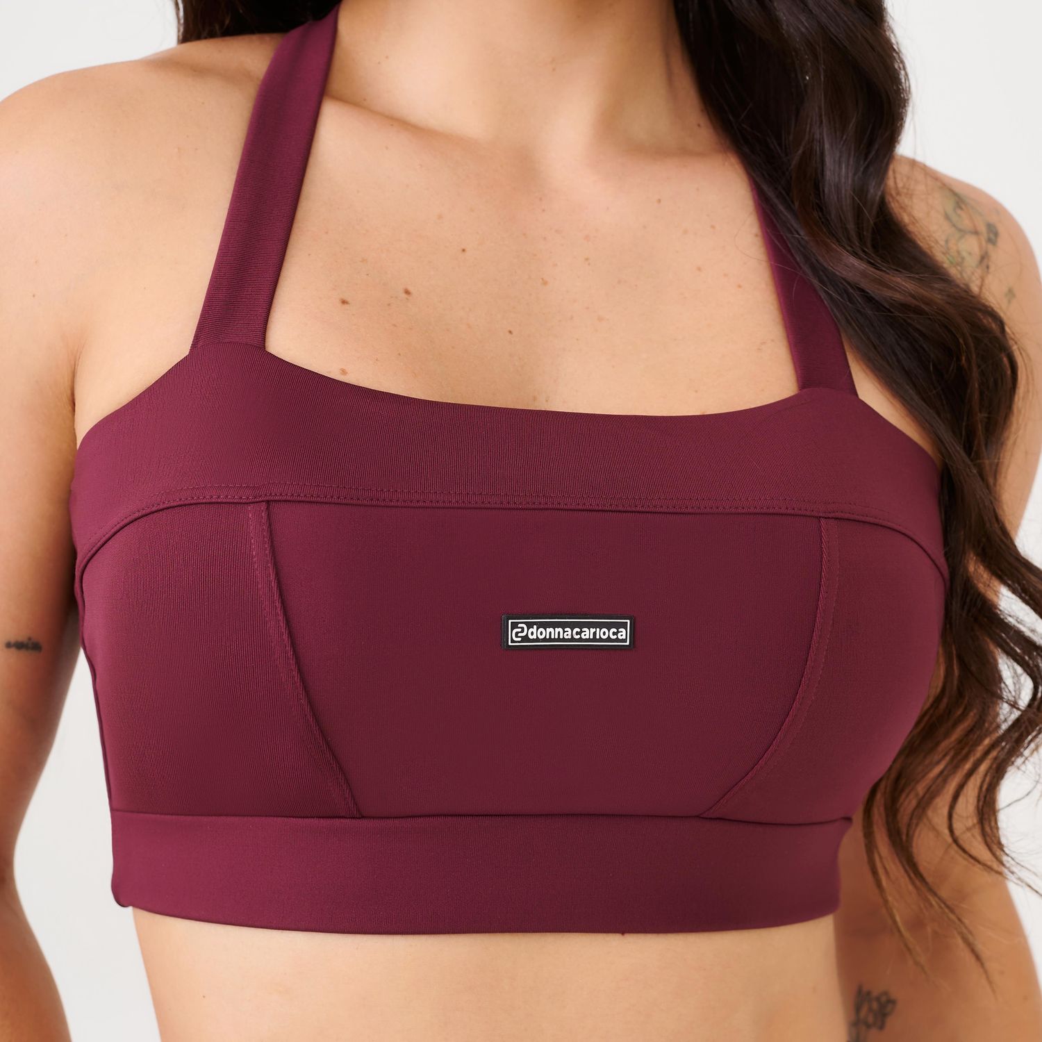 T1357_001_3-TOP-FAIXA-COM-RECORTES-VINHO-VALENTINO