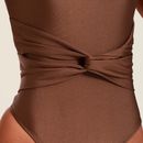 BI0658_001_3-MAIO-DECOTE-EM-V-COM-NO-FRONTAL-CRAVO-DA