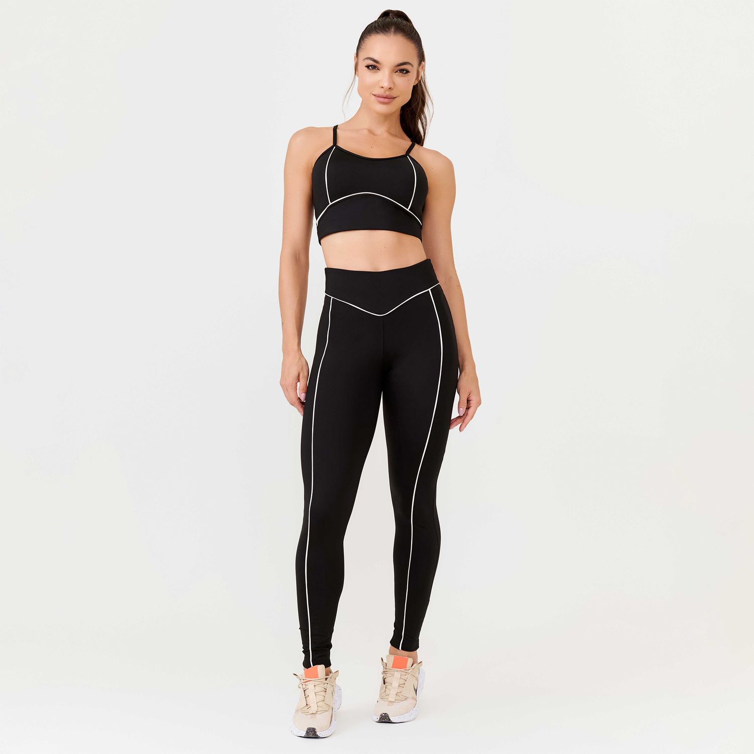 L1570_001_4-LEGGING-LINES-PRETA