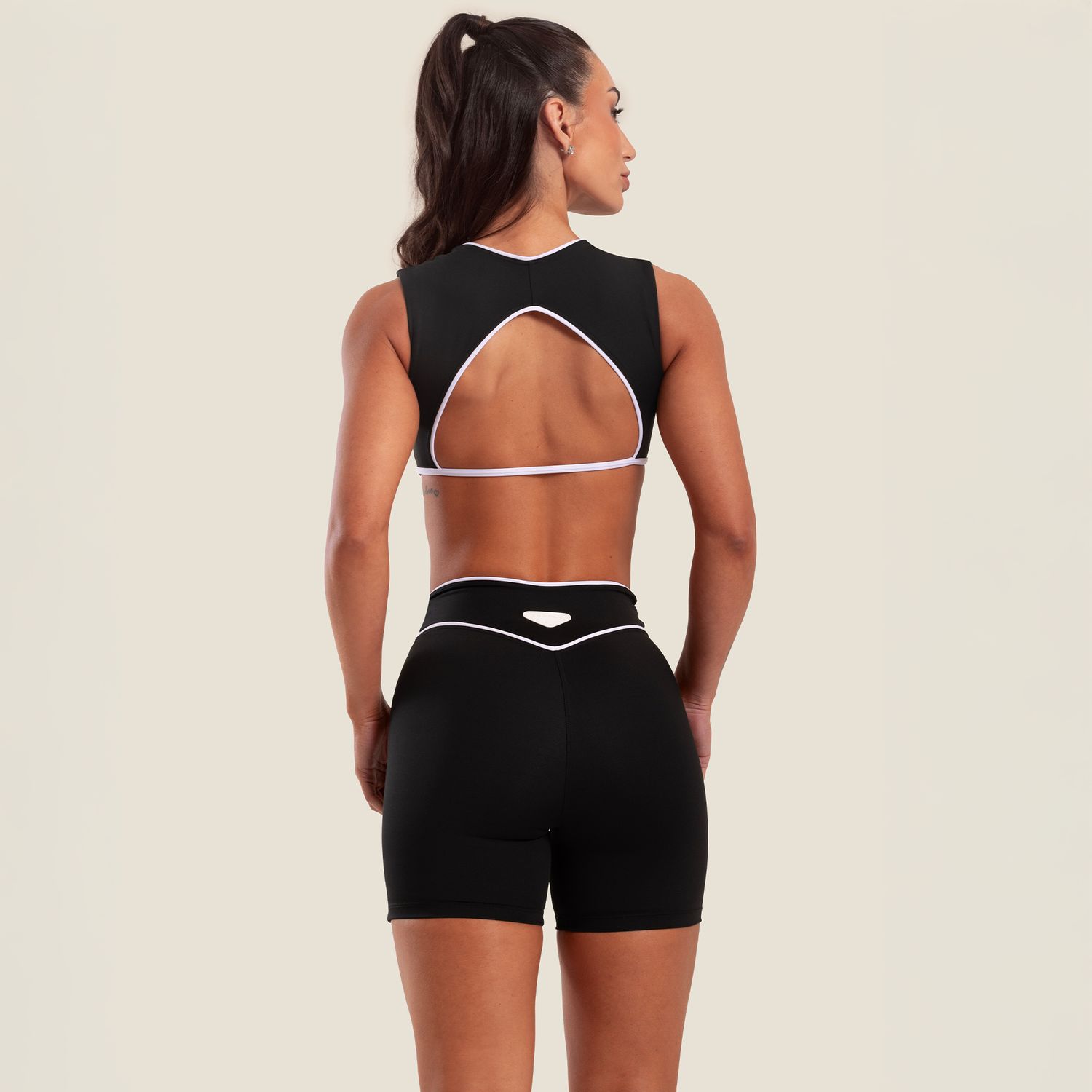 SS1146_001_2-SHORT-VIBRANCE-PRETO