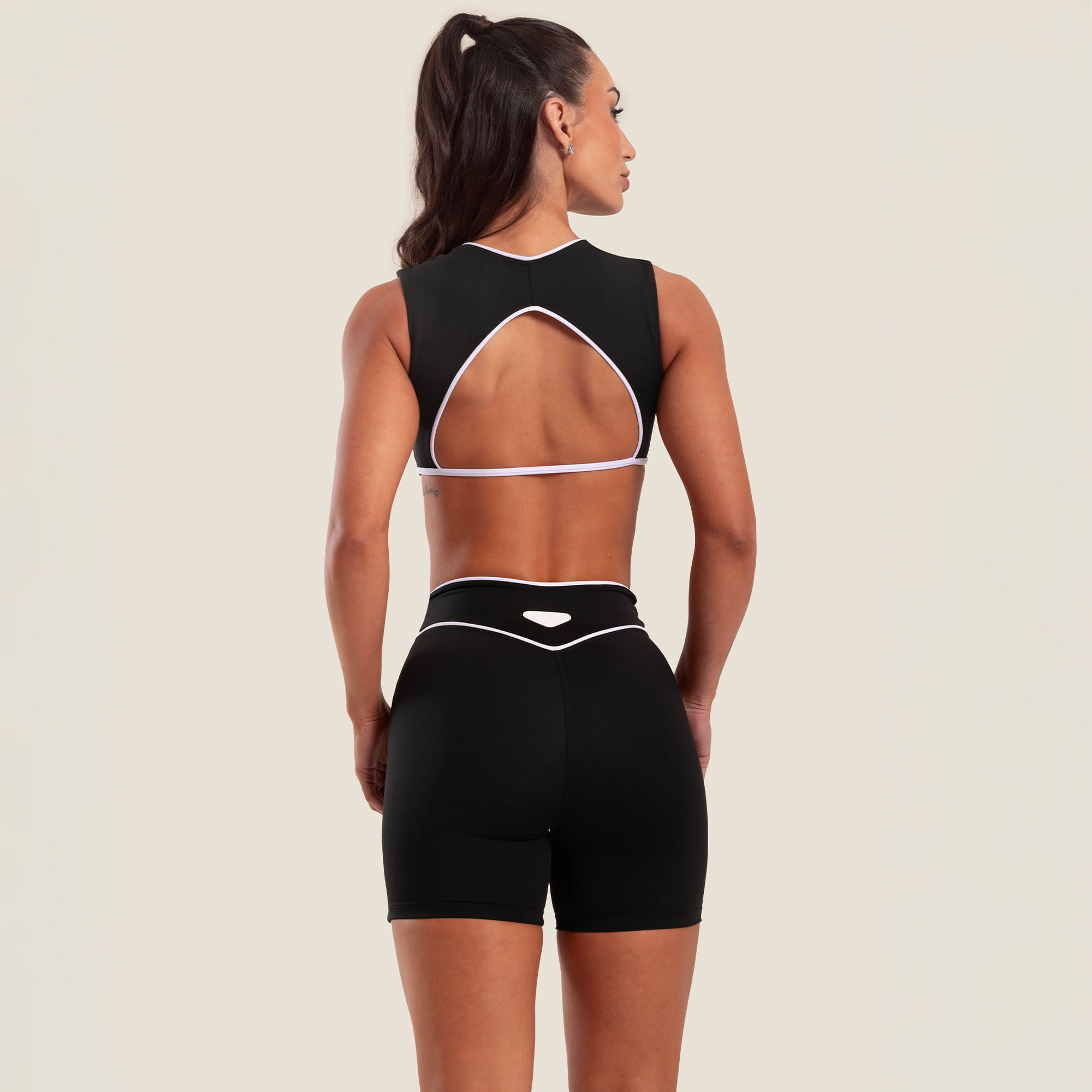 short-vibrance-preto-poliamida-hover