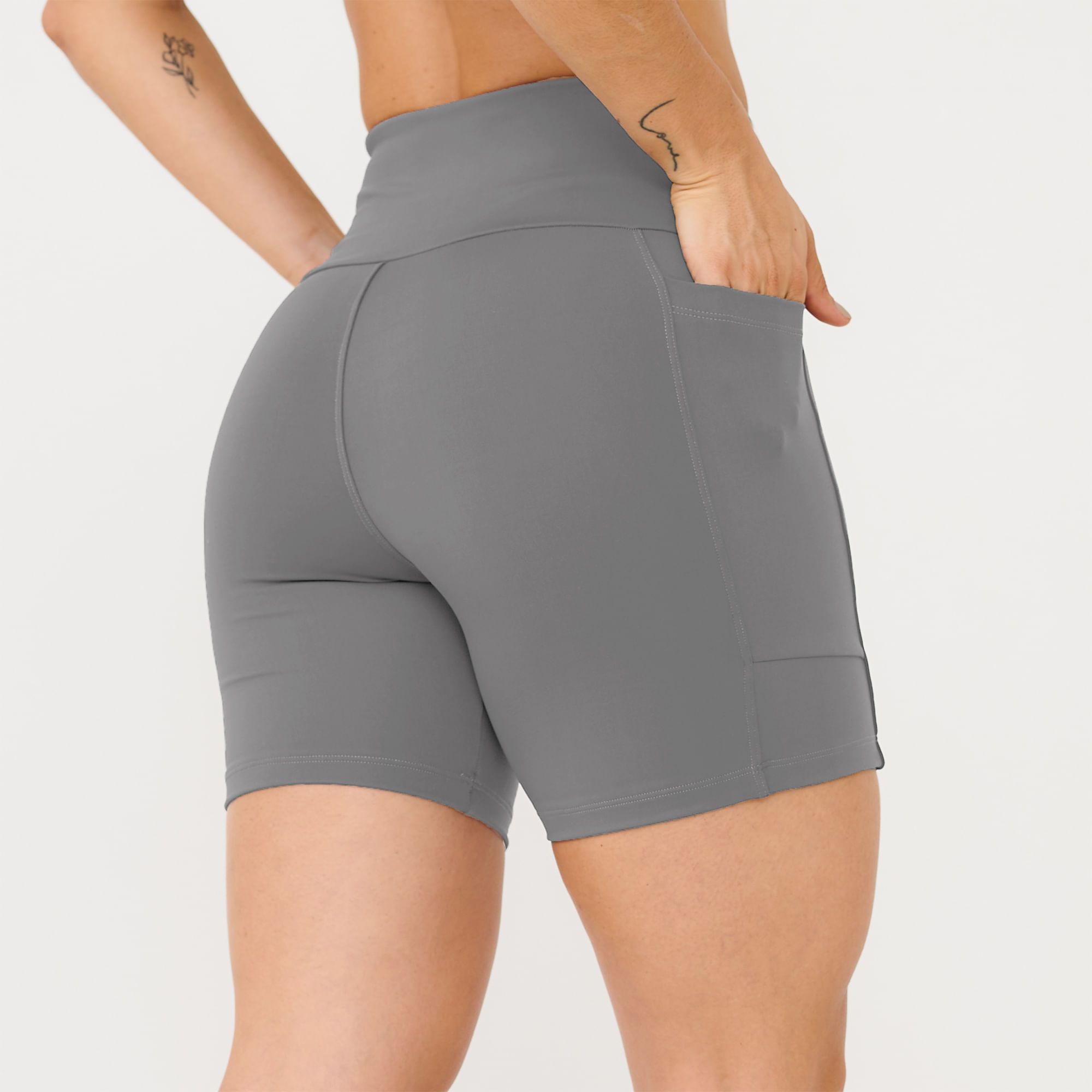 SHORT ESSENTIAL GRAFITE EM SUPLEX POLIAMIDA COM BOLSO