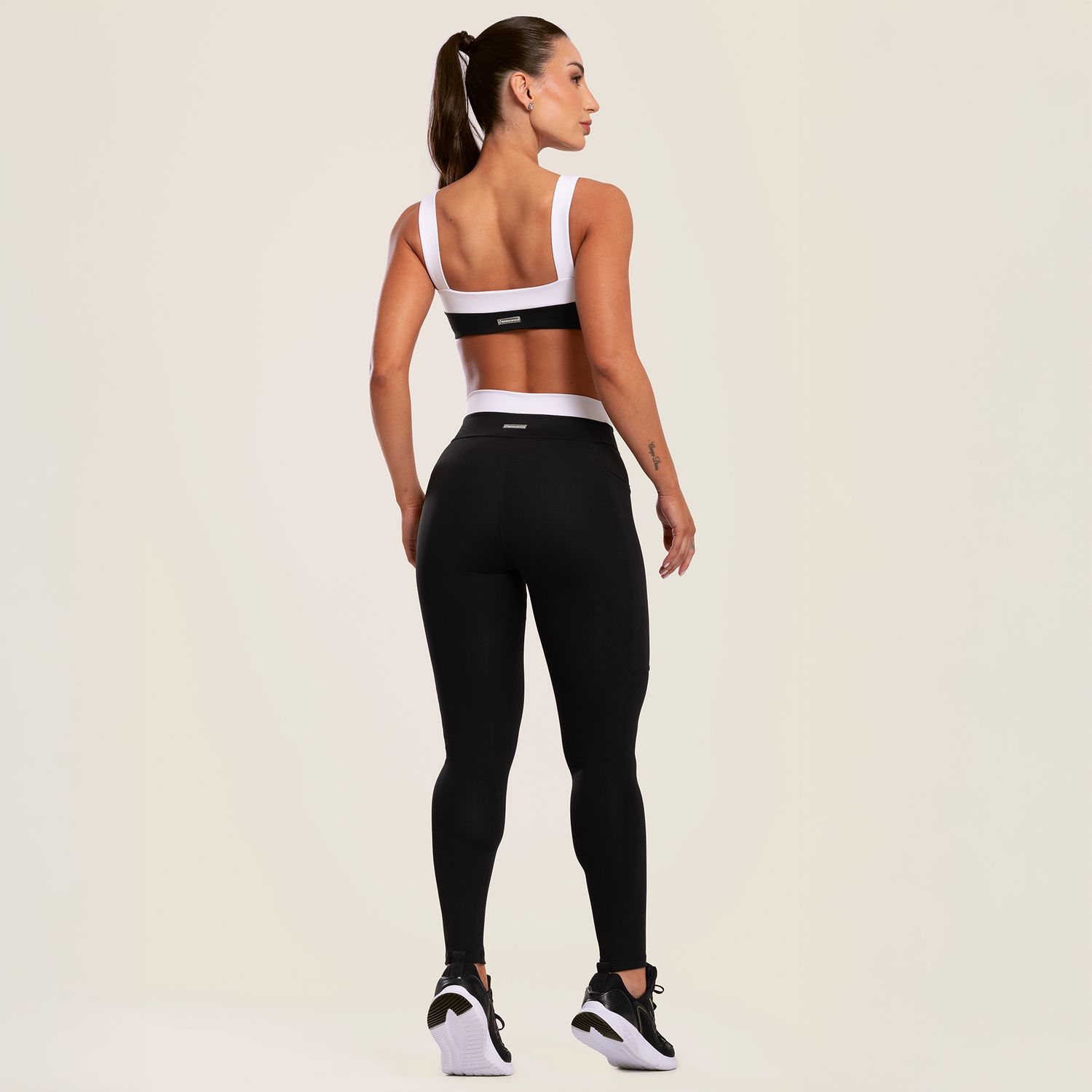 L1792_001_6-LEGGING-VITALIZE-PRETO