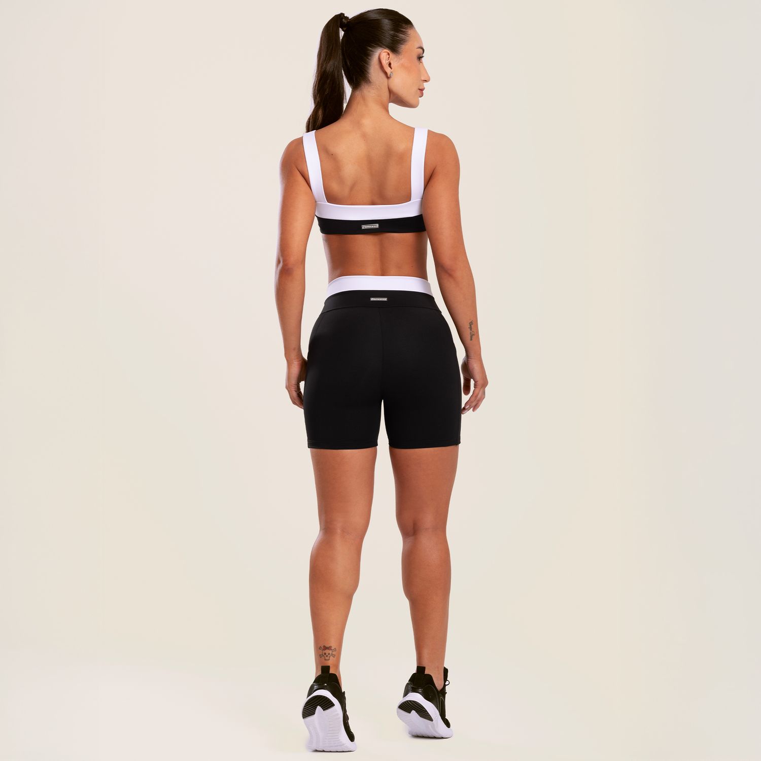 SS1141_001_7-SHORT-VITALIZE-PRETO