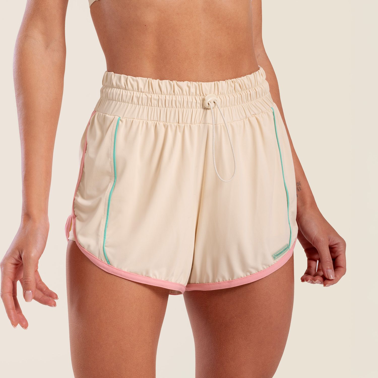 SS1153_001_3-SHORT-FLOW-SOFT-BEIGE